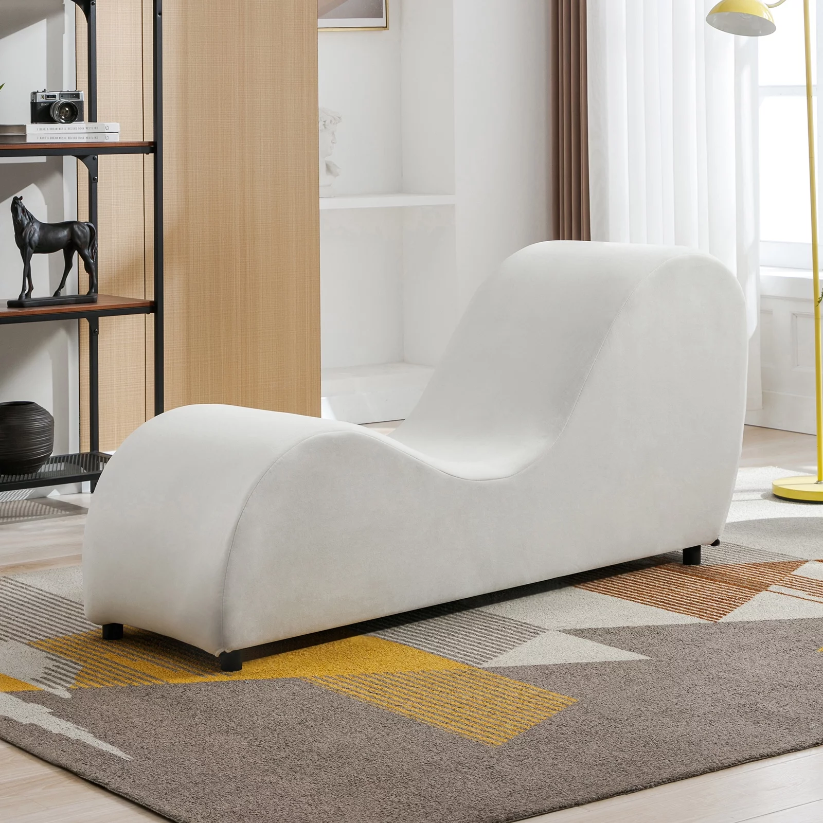 MUZZ Curved Velvet Yoga Chaise Lounge,Relaxing&Exercising Yoga Chair for Indoor Living Room (Beige)