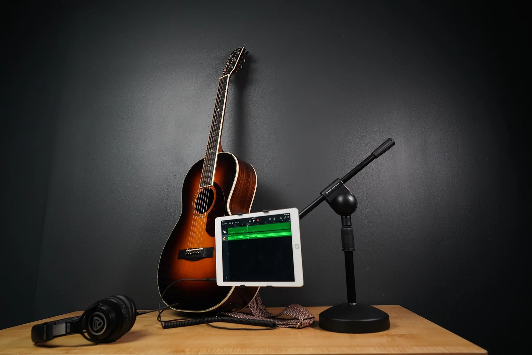 4-Person Podcast Podcasting w/Soundcraft Mixer+Presonus Headphones/Amp+Stands