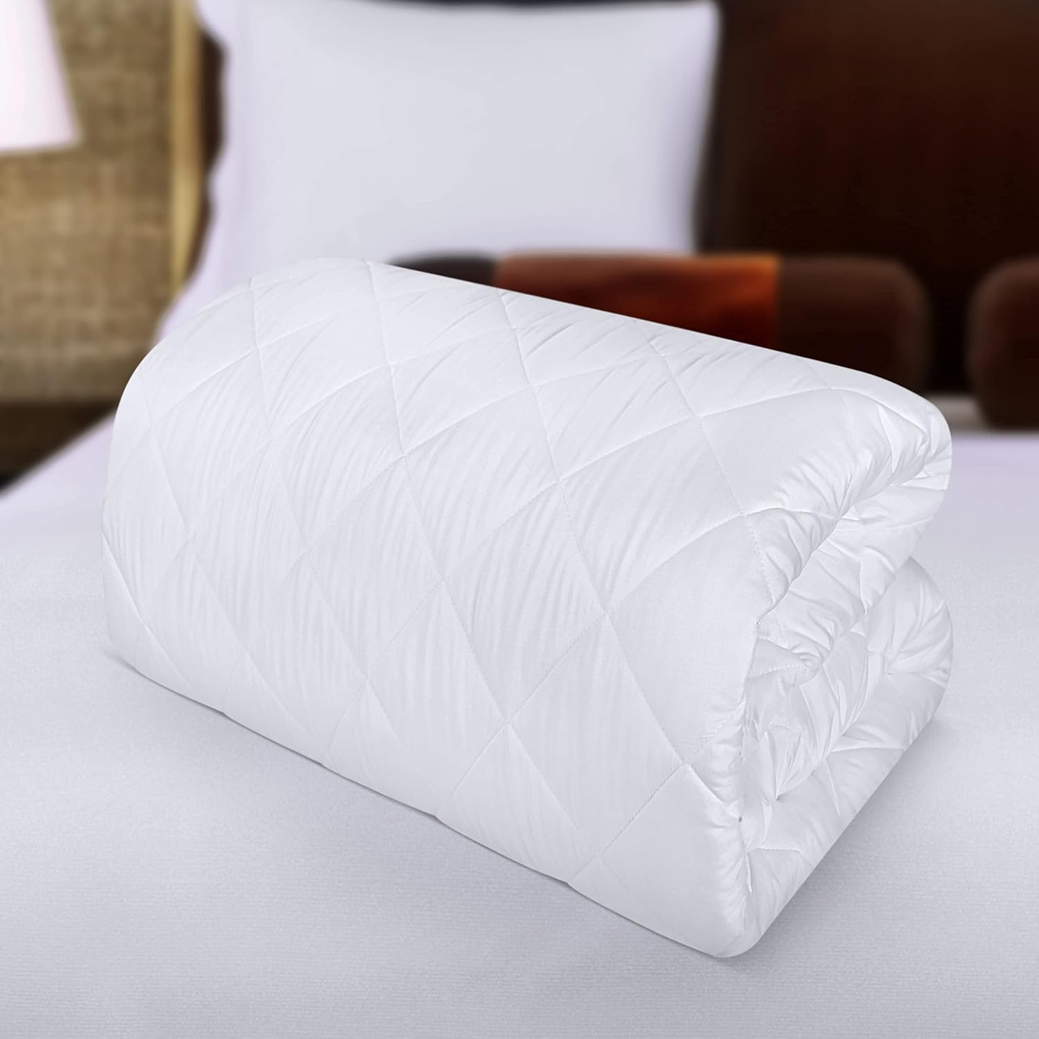 Utopia Bedding Quilted Fitted Mattress Pad (California King) - Elastic Fitted Mattress Protector - Mattress Cover Stretches up to 16 Inches Deep