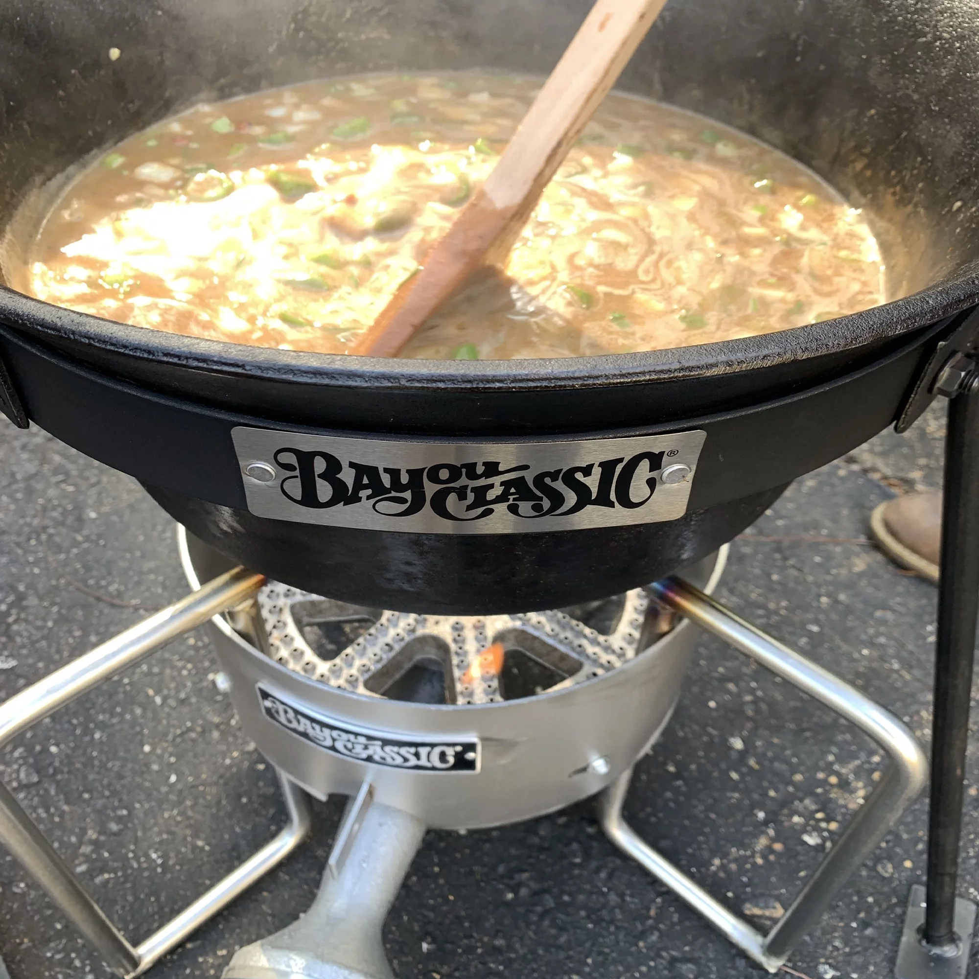 Bayou Classic 22" Stainless Banjo Cooker w/ Broad Flame for Outdoor Cooking