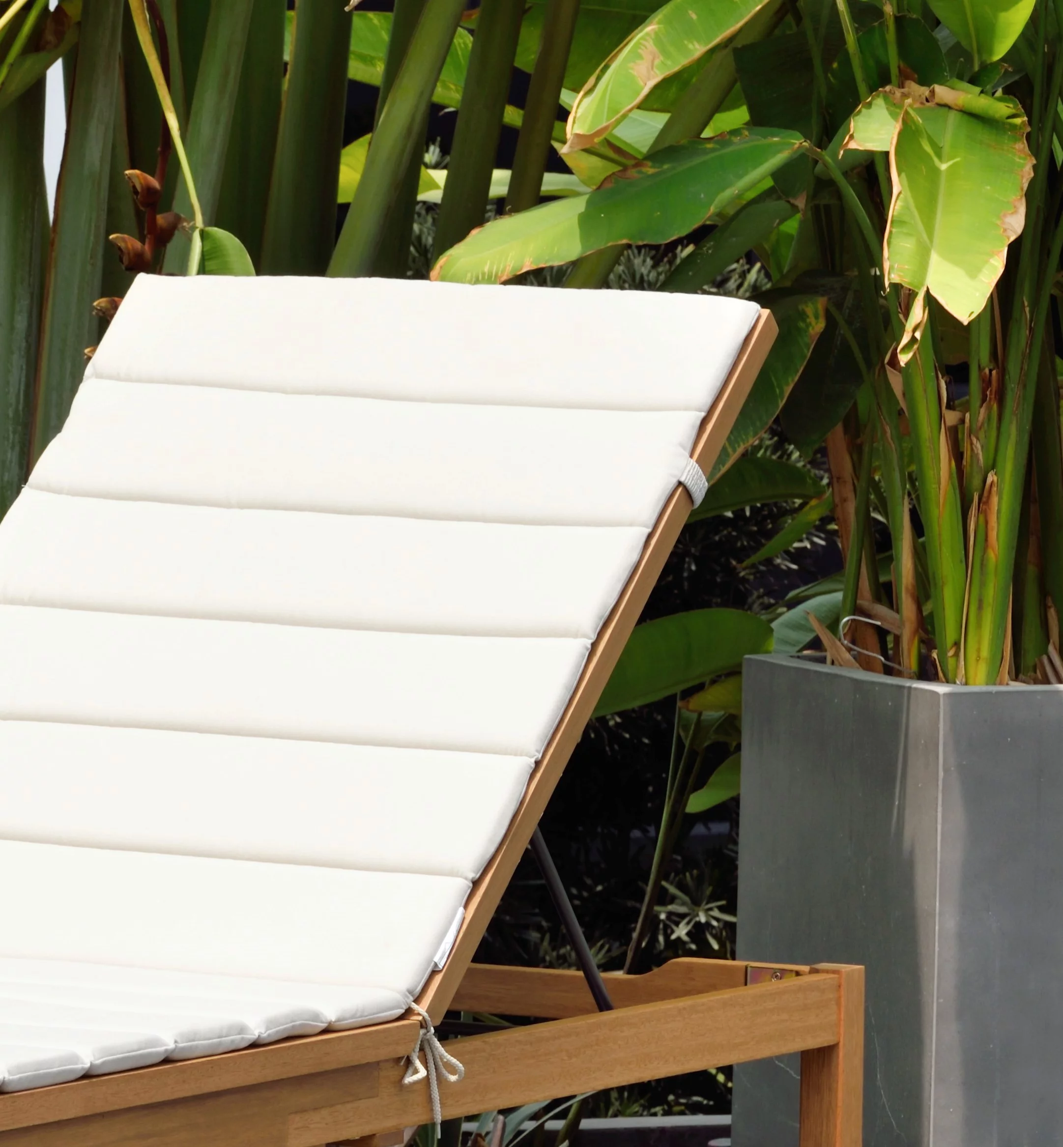 Amazonia Marches Teak Finish Lounge Chair Recliner Outdoor Patio Furniture Adjustable, White