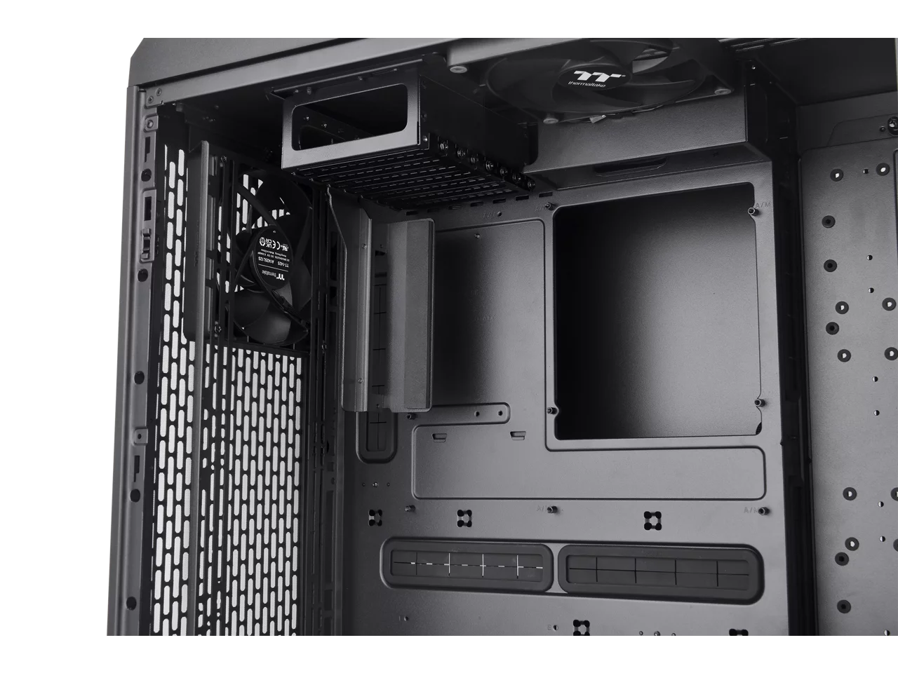 Thermaltake CTE C750 TG ARGB E-ATX Full Tower with Centralized Thermal Efficiency Design; 3x140mm CT140 ARGB Fans Pre-Installed
