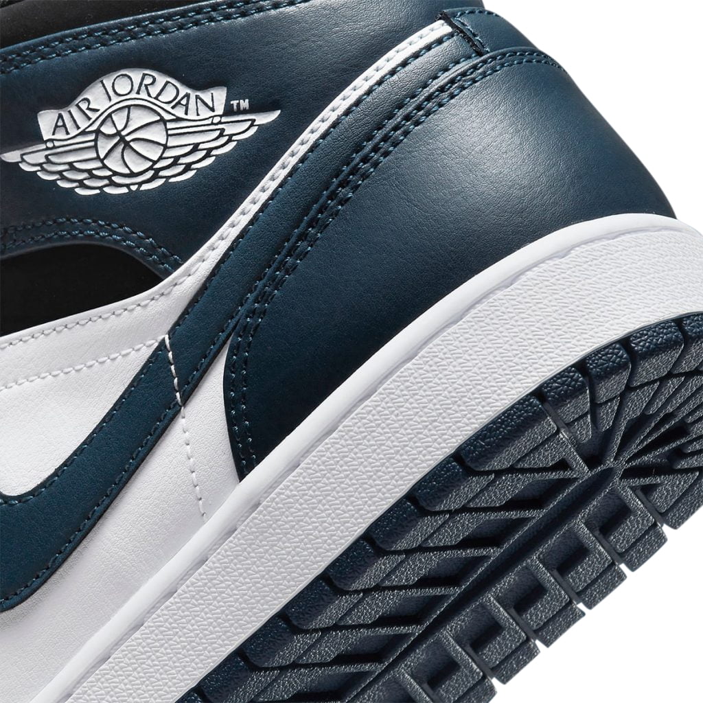 Men's Jordan 1 Mid Armory Navy/White-Black (554724 411) - 7.5 - Curated Treasures Market