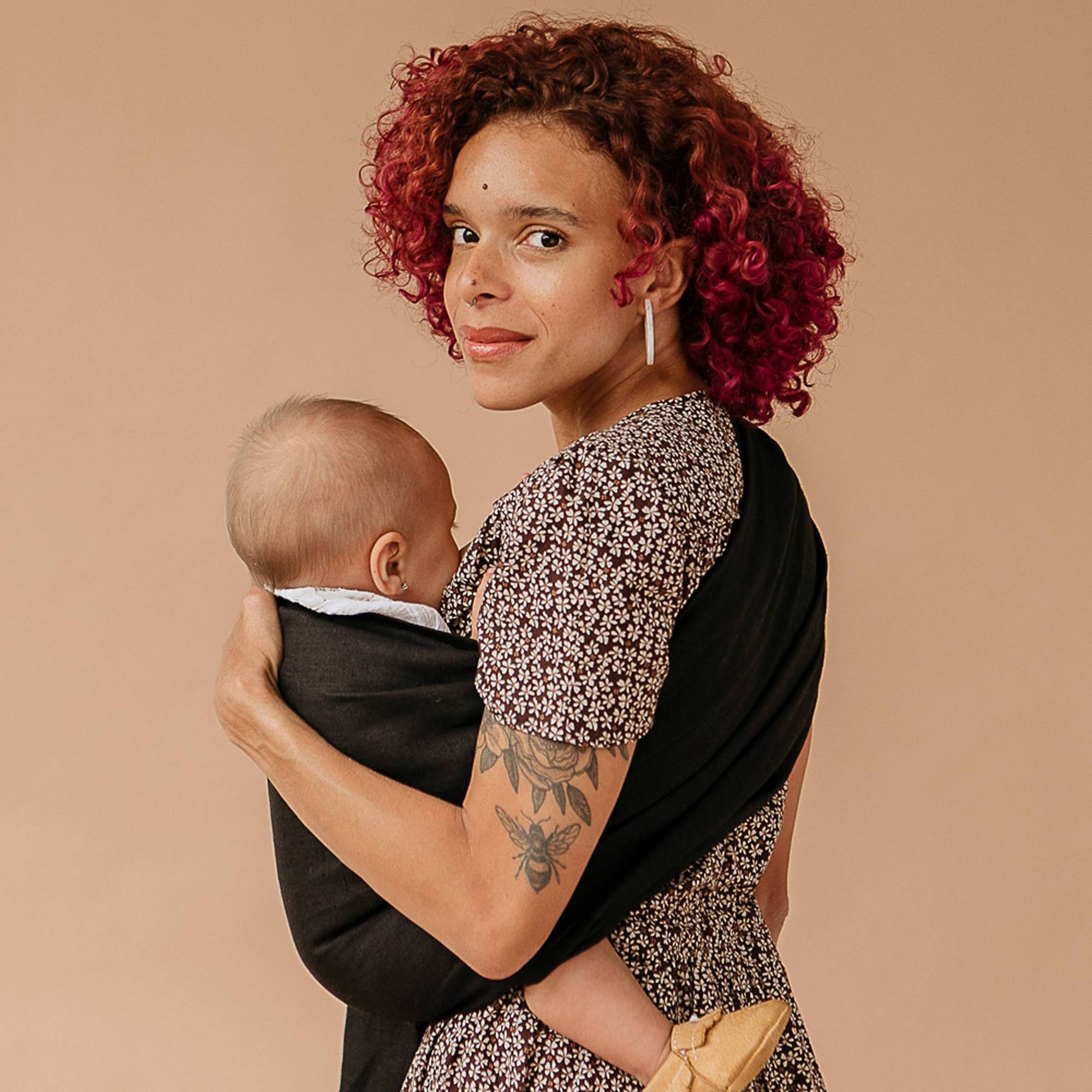 Wildbird Ring Sling Baby Carrier Made from 100% Belgian Linen - Solid Color, Newborns to Toddlers - (Raven Fabric/Black Ring)