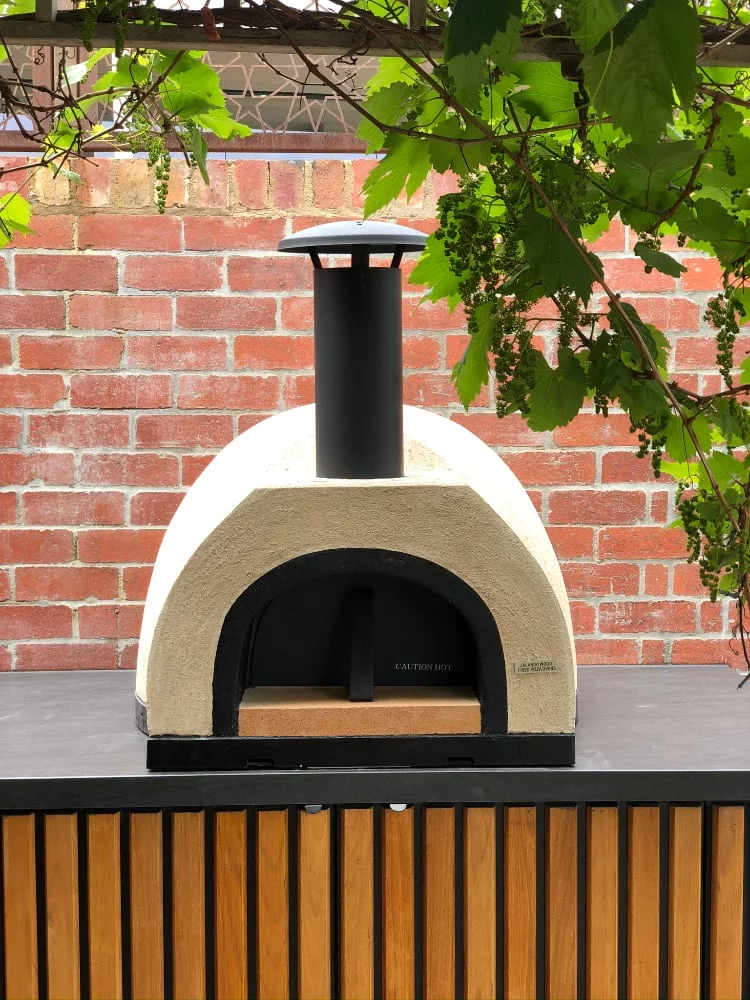 Cement Outdoor Pizza Oven / Clay Plain Front Wood Fired Pizza Ovens with Black Flue - OP51