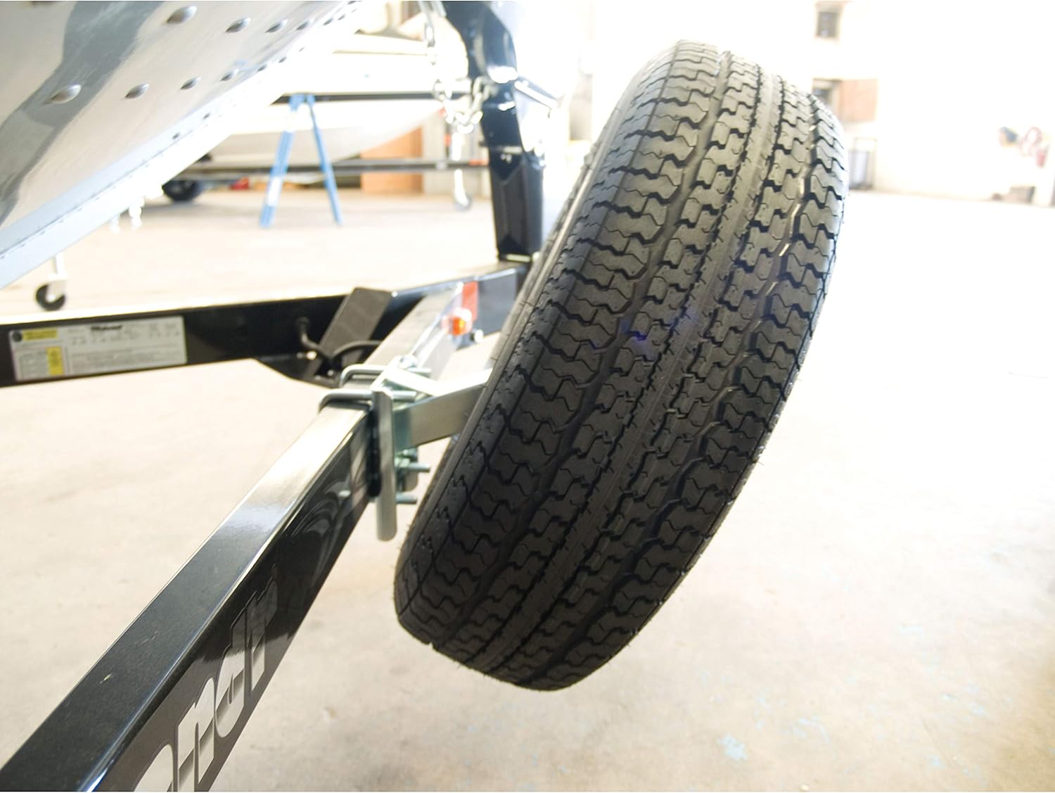 Extreme Max 3001.0064 High Mount Spare Tire Carrier