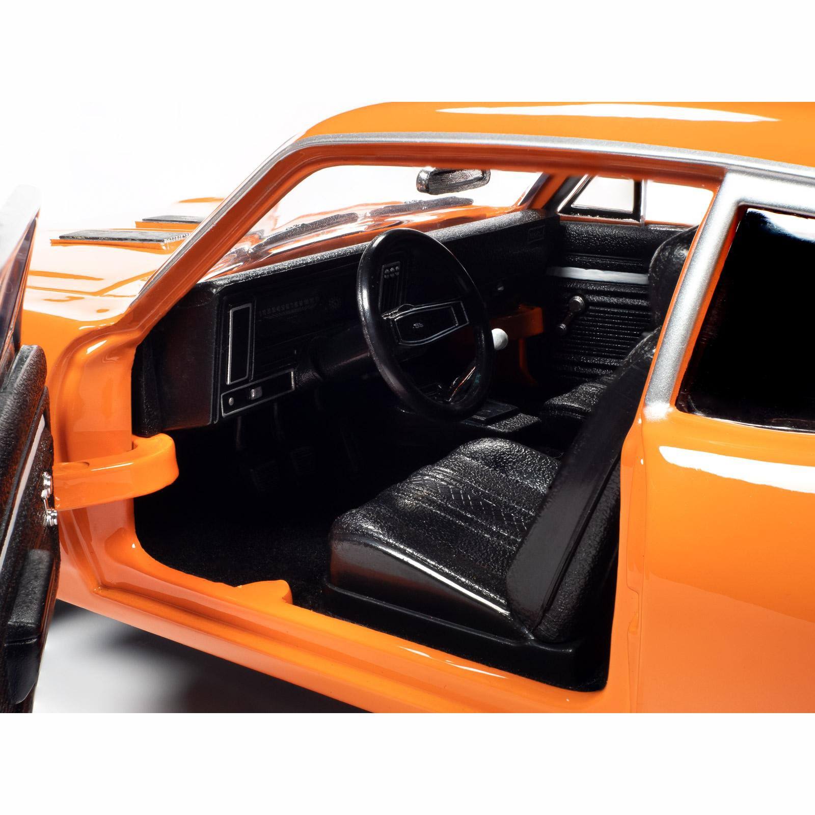 Autoworld Amm1226 1970 Chevrolet Nova SS 396 Hugger 1 by 18 Scale Diecast Model Car Orange