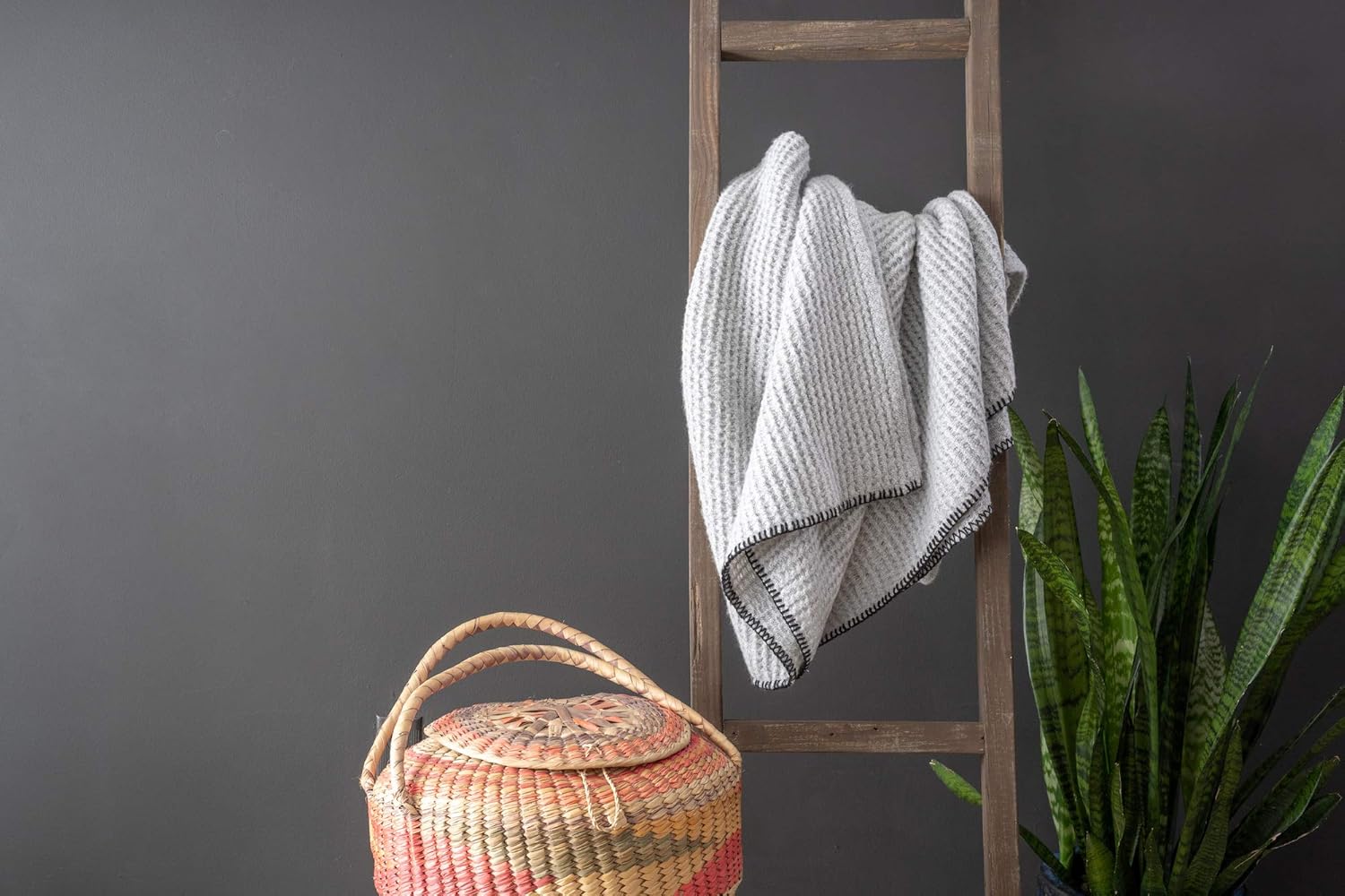 BarnwoodUSA Rustic Farmhouse Decorative Ladder
