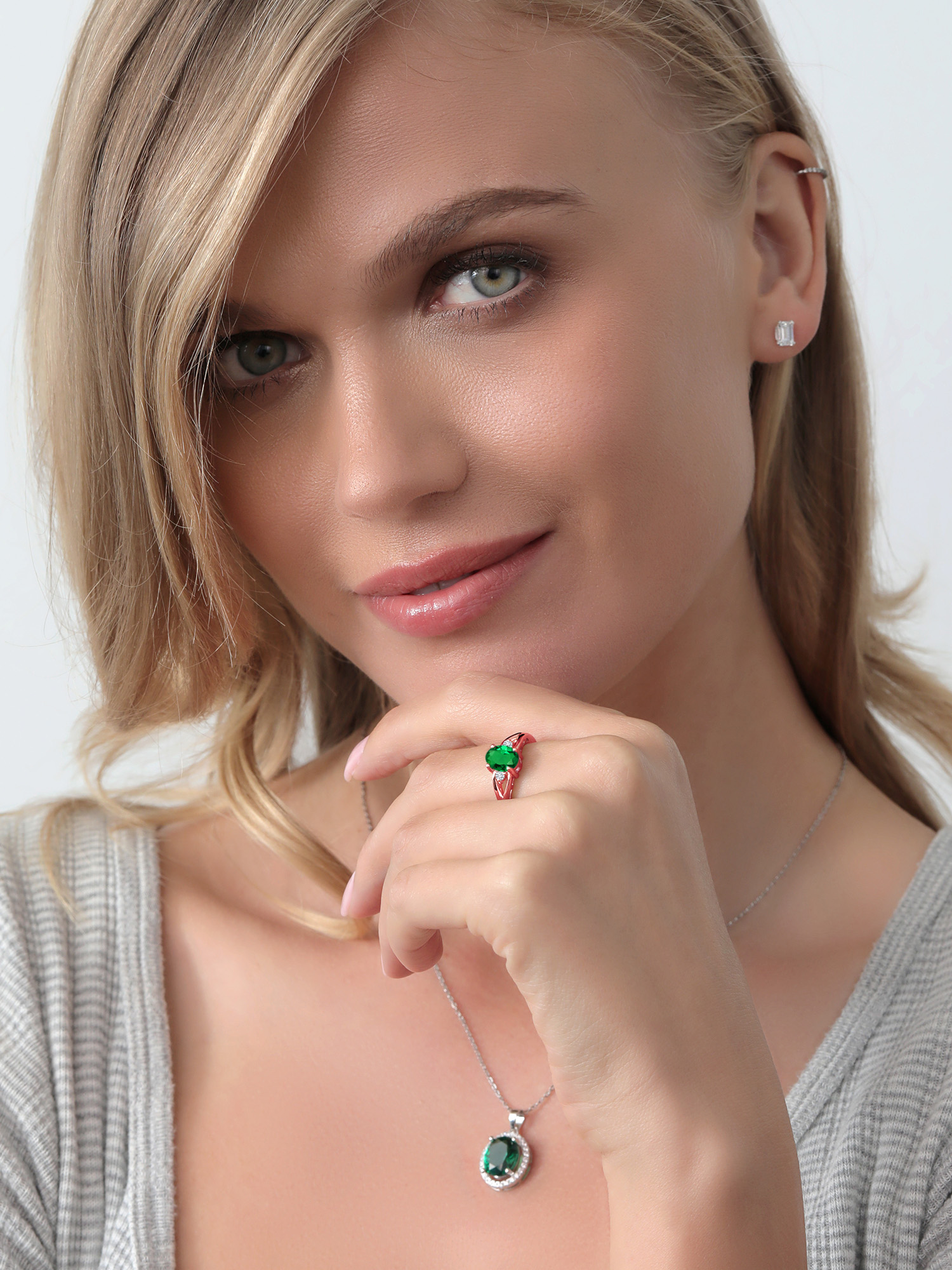 Gem Stone King 18K Rose Gold Plated Silver Green Nano Emerald and White Lab Grown Diamond 3 Stone Engagement Ring For Women | 0.83 Cttw | Oval 8X6MM