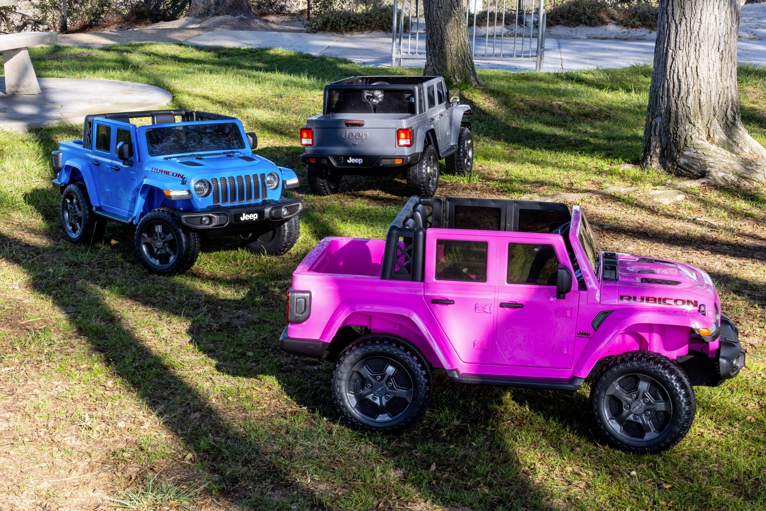12V Jeep Gladiator Battery Powered Ride-on Vehicle for Kids, in Blue by Hyper Toys, for a Child Ages 3-8 - Radiant Selections