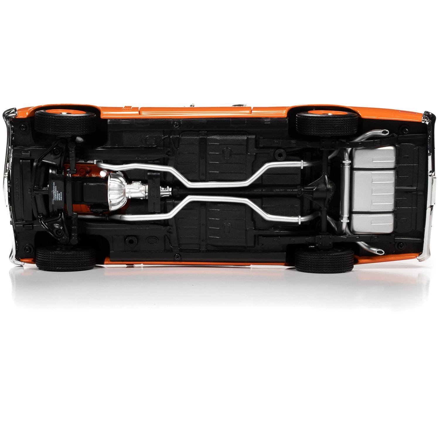 Autoworld Amm1226 1970 Chevrolet Nova SS 396 Hugger 1 by 18 Scale Diecast Model Car Orange