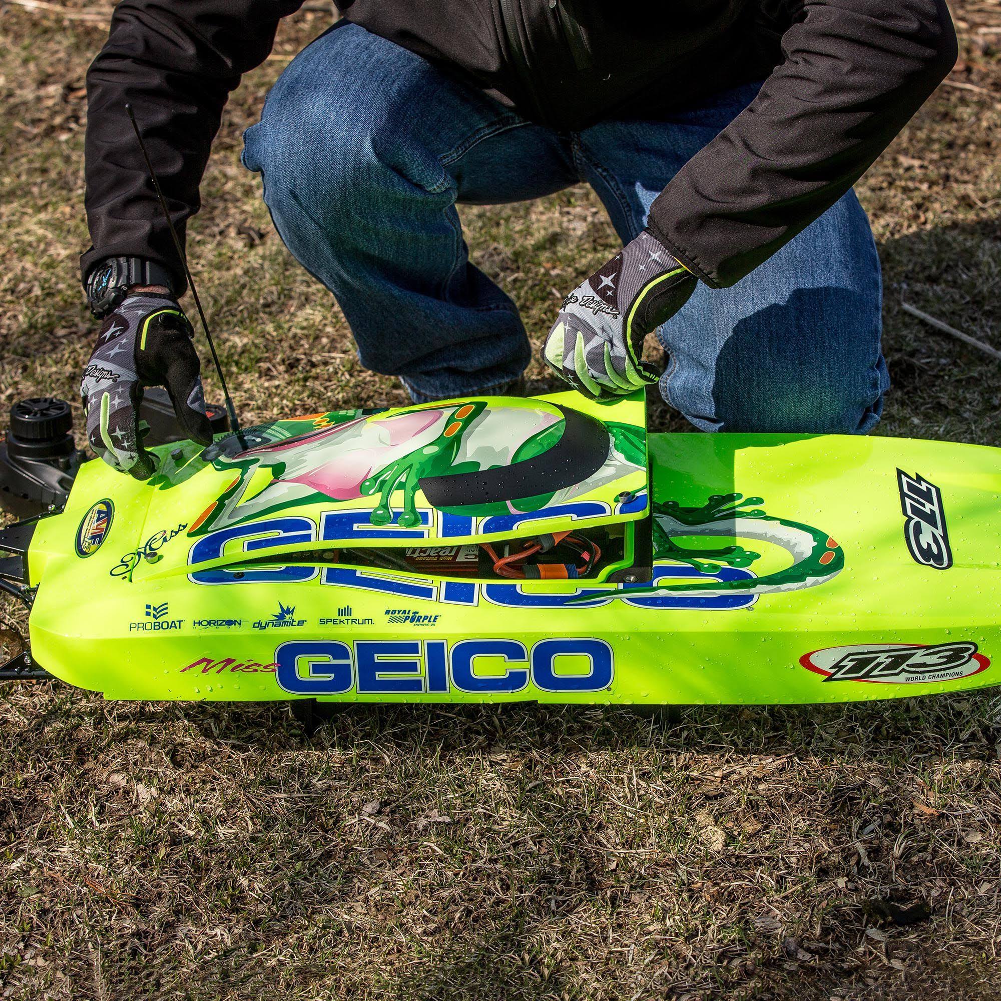 Pro Boat Miss Geico Zelos 36x22 Twin Brushless Catamaran RTR, PRB08040