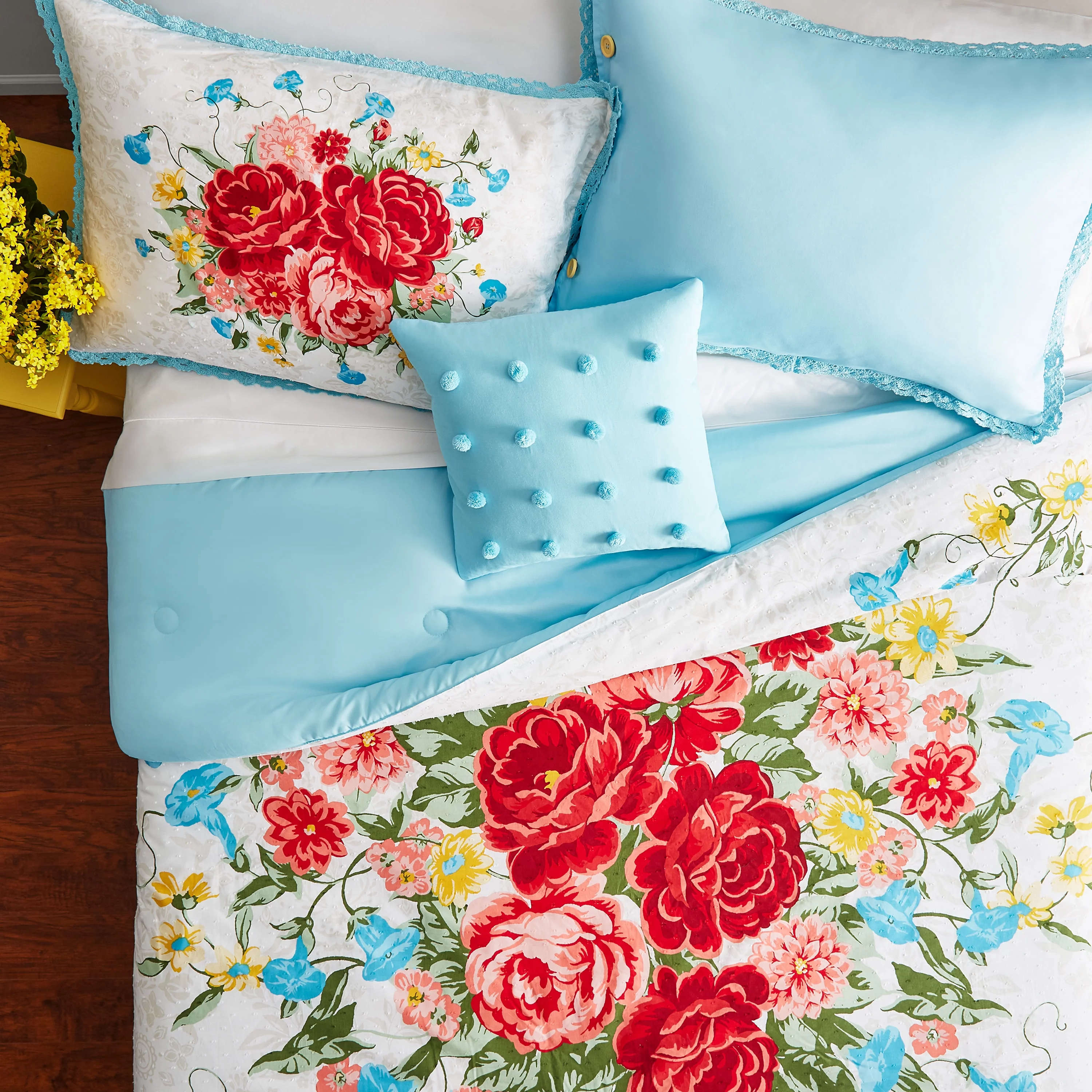 The Pioneer Woman Blue Cotton Sweet Rose 4-Piece Comforter Set, Full / Queen - Curated Treasures Market