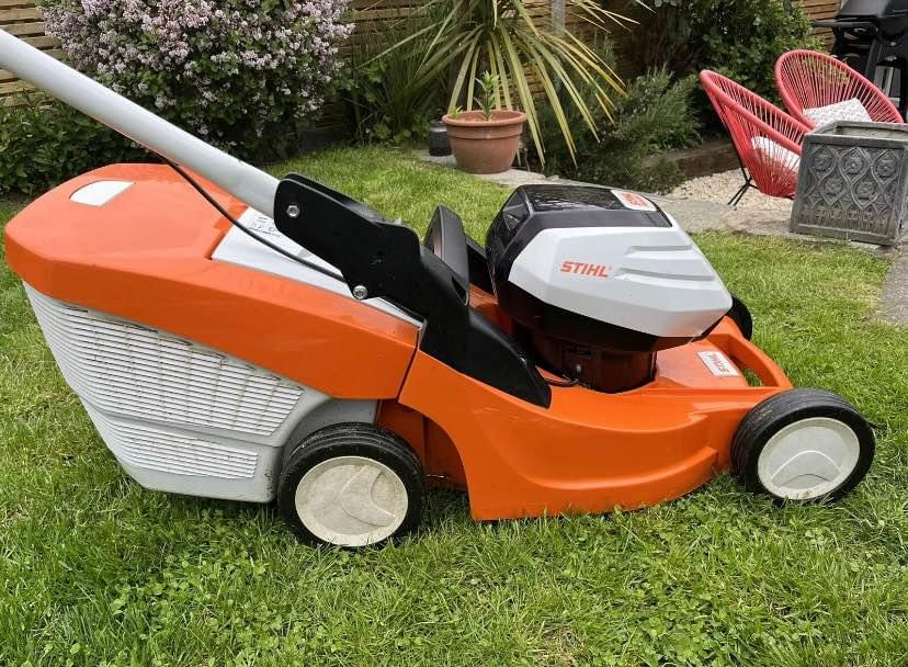 Flymo 36V EasiStore 340R Cordless Lawnmower Kit