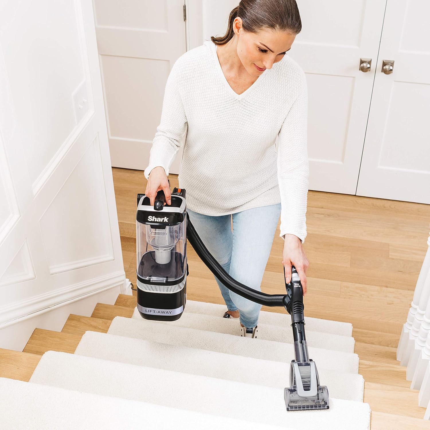 Shark LA322 Navigator Lift-Away ADV Corded Lightweight Upright Vacuum with Detachable Pod Pet Power Brush, Crevice Tool and Dusting Brush