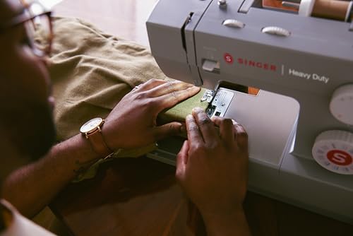 SINGER Heavy Duty 4432 High Speed Black Sewing Machine with Accessory Kit | Strong Motor with Enhanced Piercing Power, 110 Stitch Applications