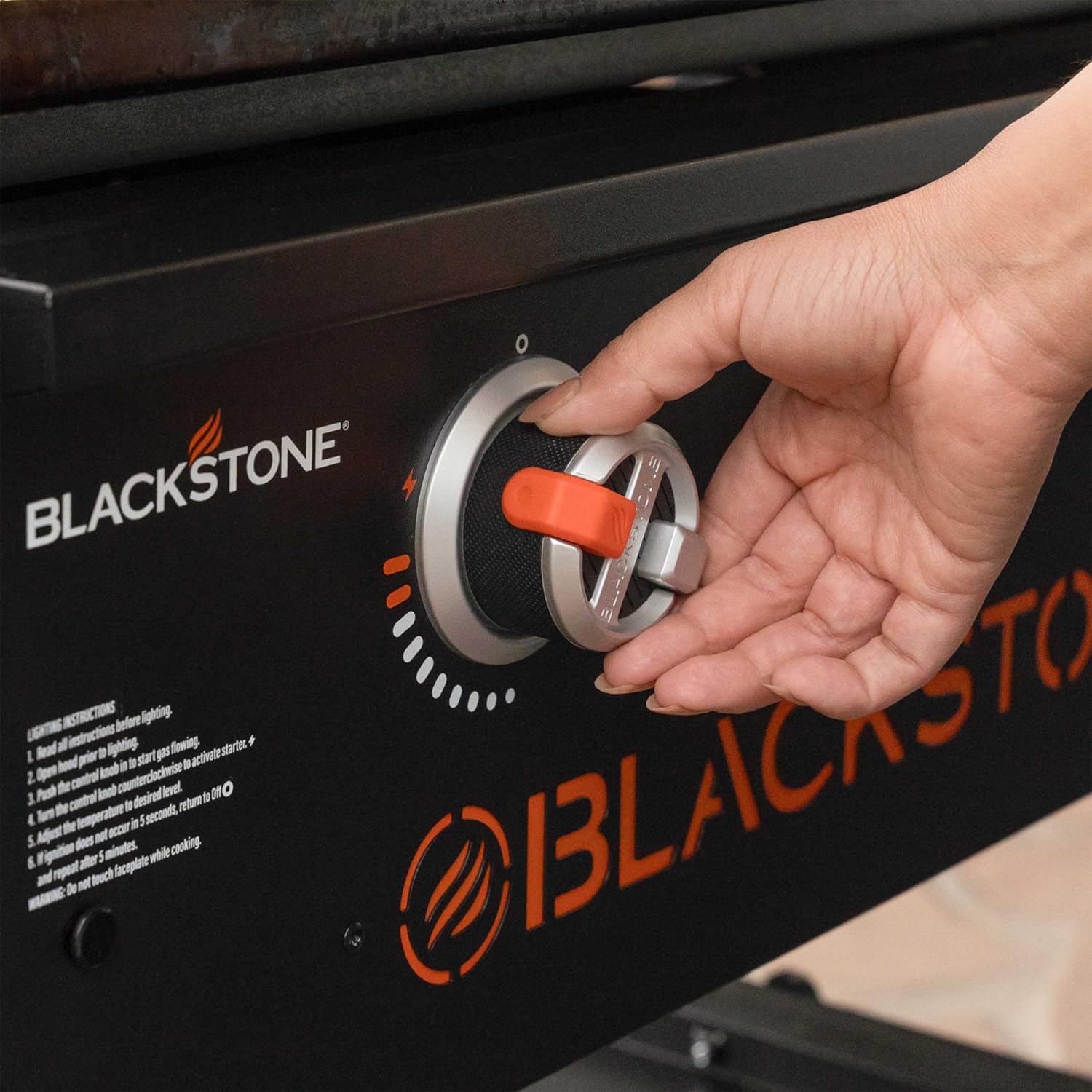 28 Inch Blackstone Griddle 2080 with Hood XL Griddle Original 3-Burner Outdoor Flat Top Grill, with Blackstone Griddle Seasoning