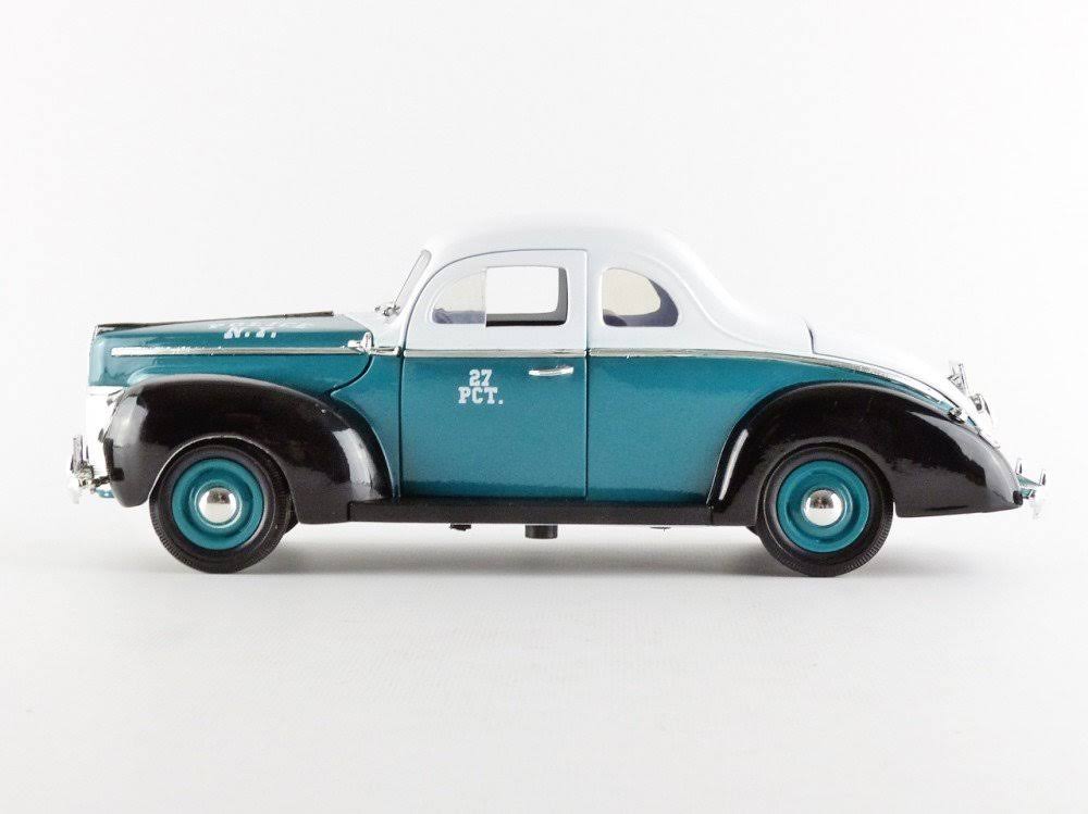 Greenlight 1940 Ford Deluxe Coupe New York City Police Department (NYPD) 1/18 Diecast Model