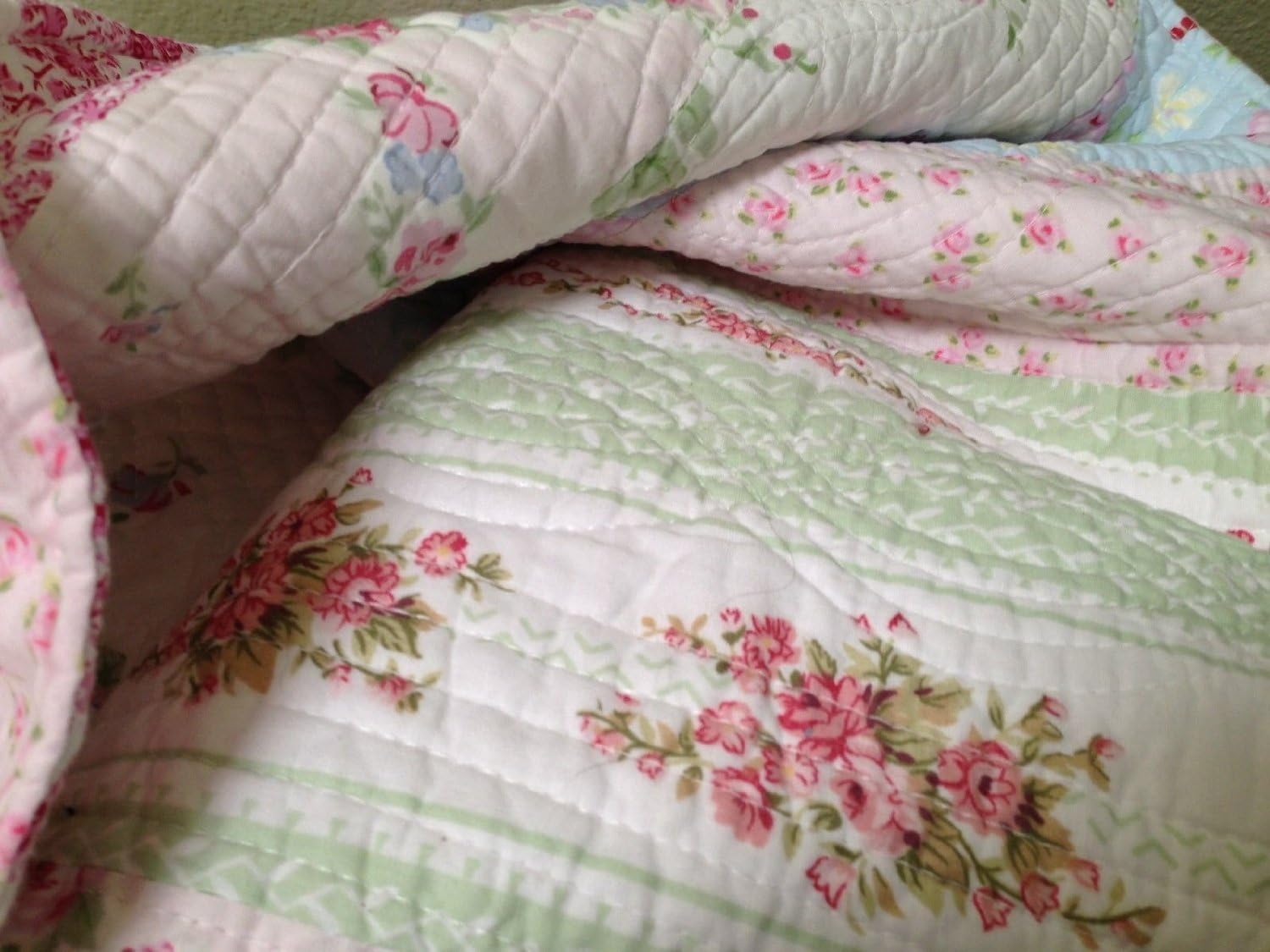 Shabby Patchwork Vintage Chic Roses 3 Piece King Quilt Set