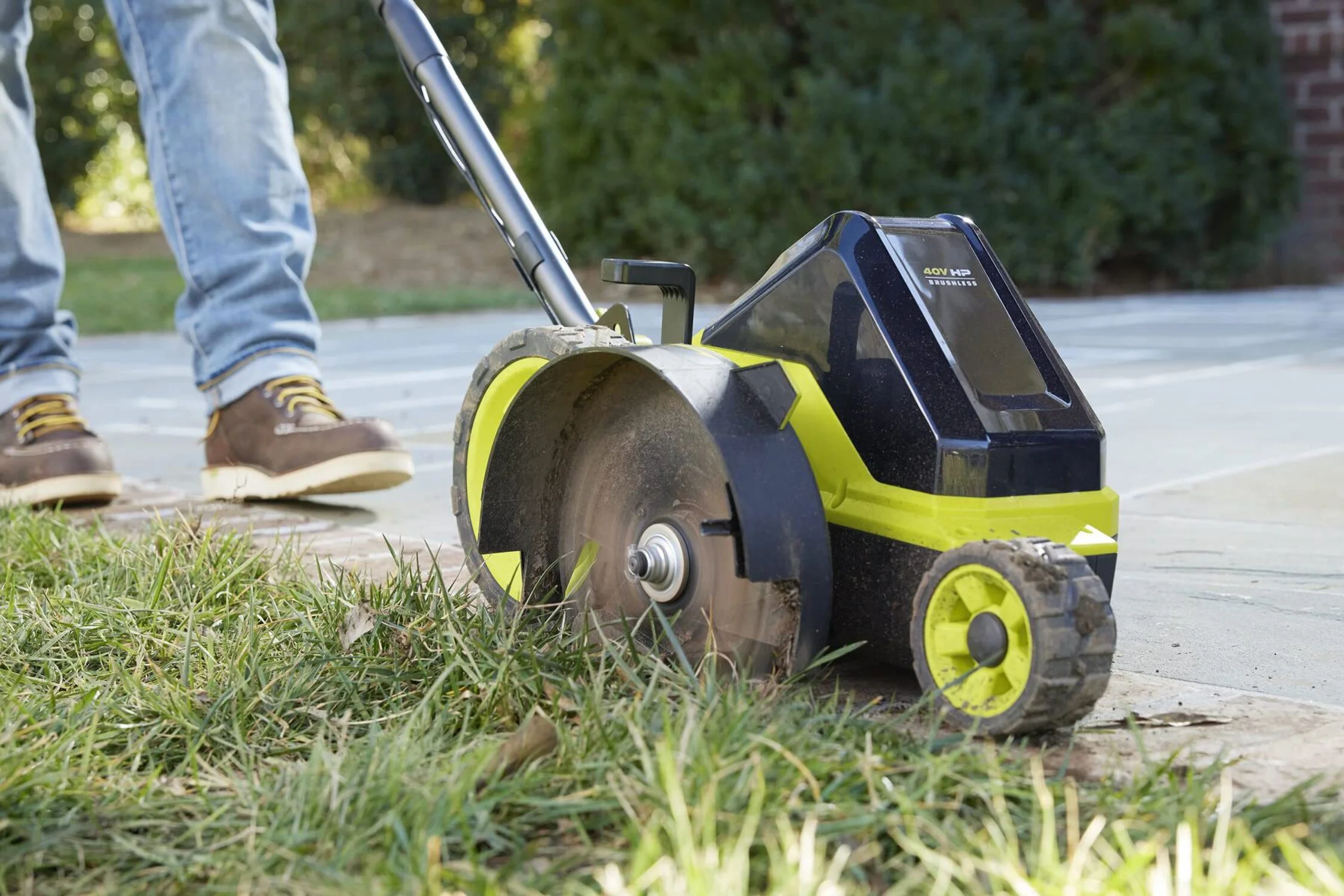 RYOBI 40V HP Brushless 9 in. Cordless Edger with 4.0 Ah Battery and Charger RY40760, GREEN - Radiant Selections