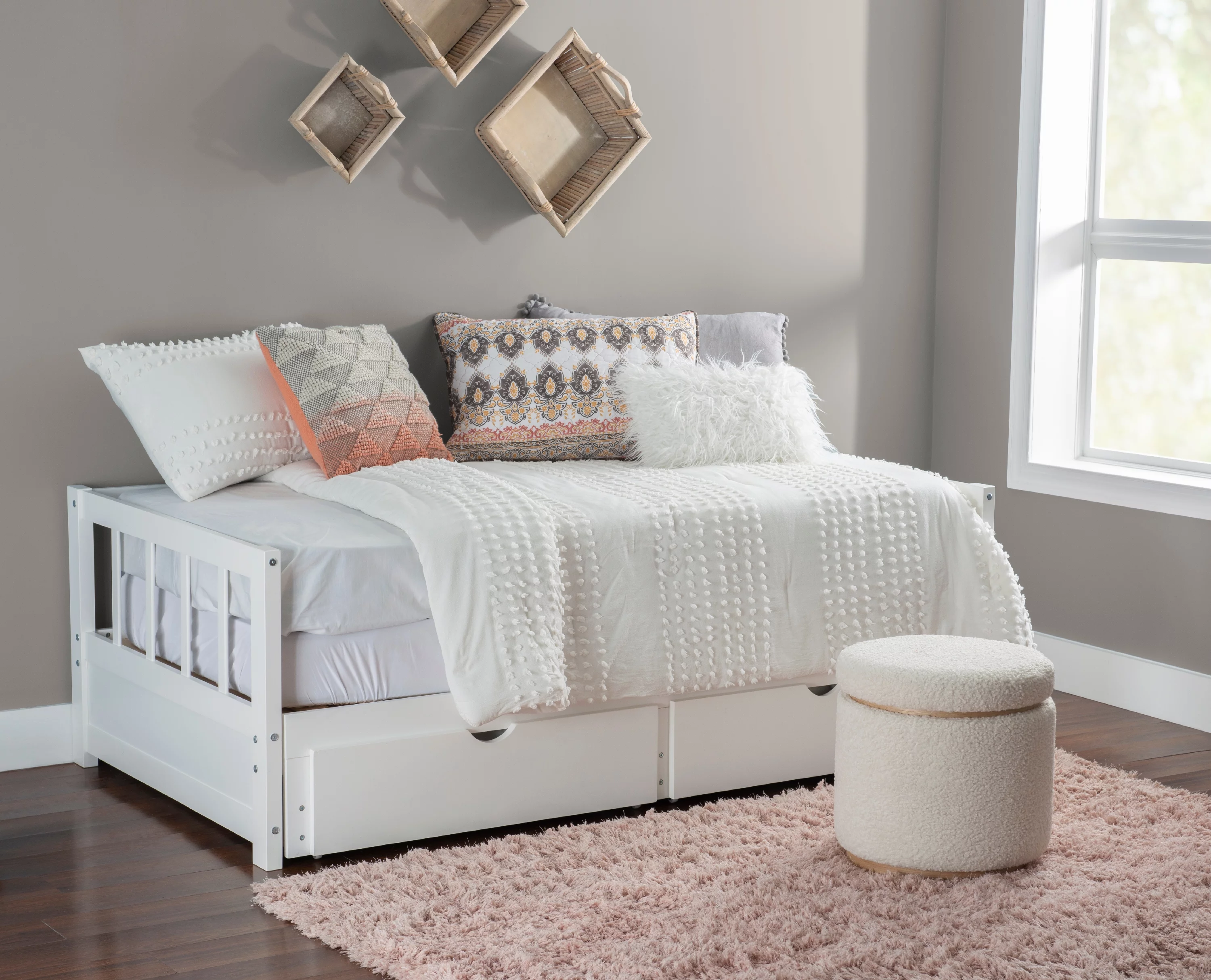 Galewood 2-Drawer Convertible Twin to King Daybed, White