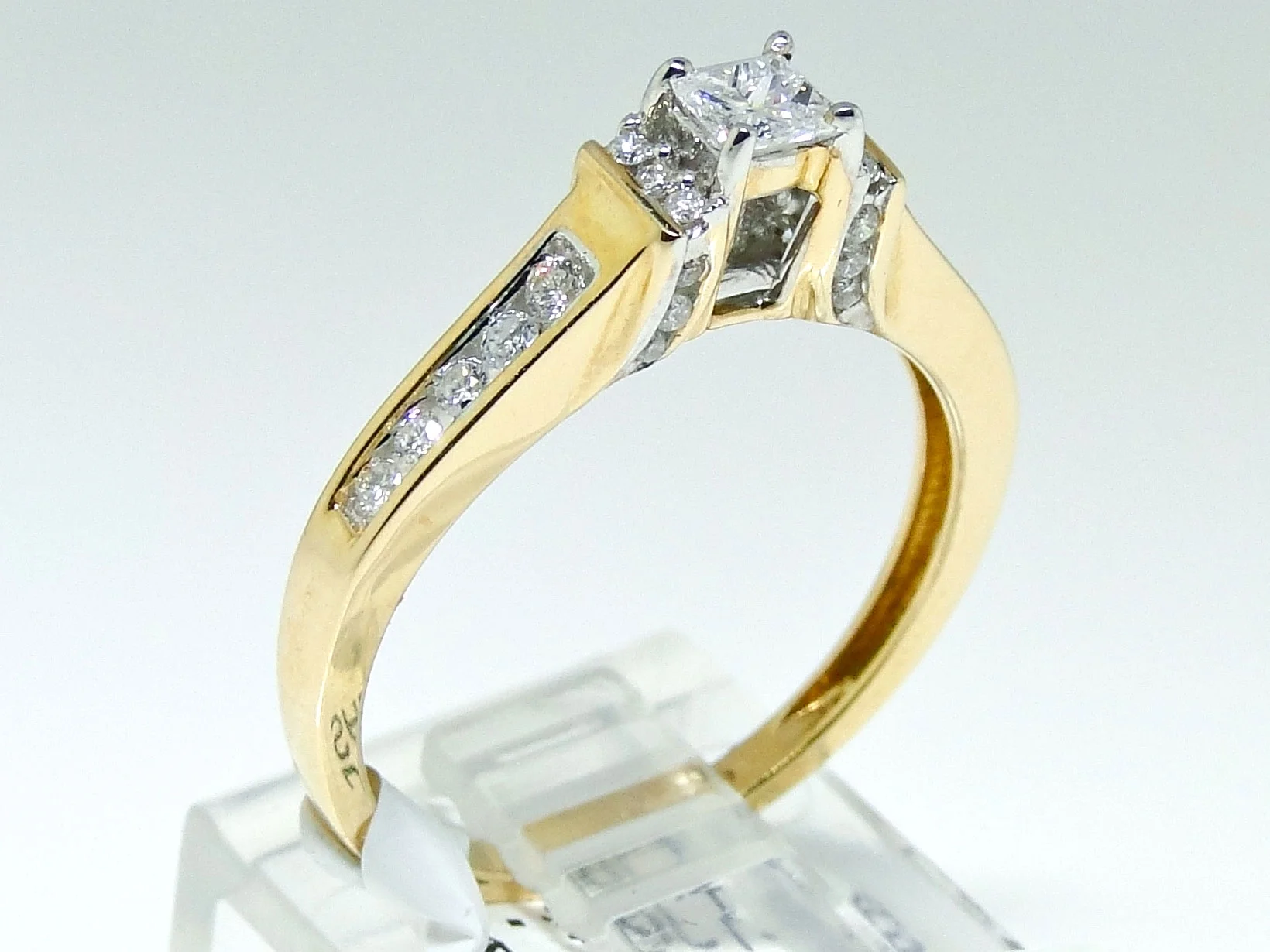 14k Yellow Gold Princess Cut Engagement Solitaire Band Diamond Ring 0.38Ct