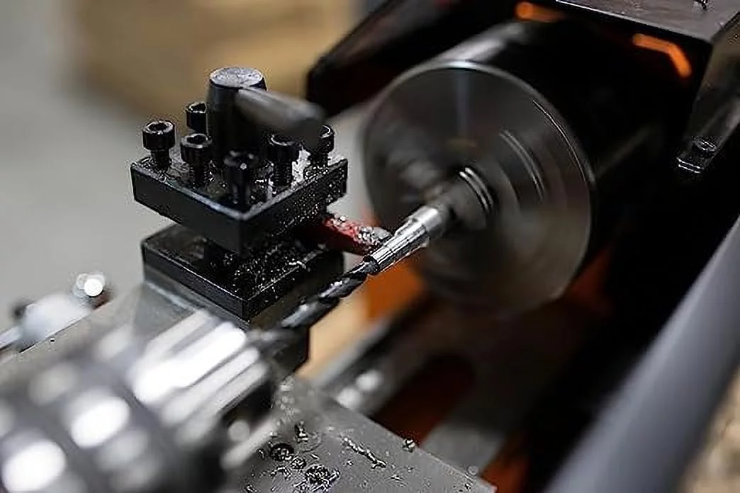 WEN 7-by 12-Inch Benchtop Metal Lathe, Variable Speed, Two Direction - Radiant Selections