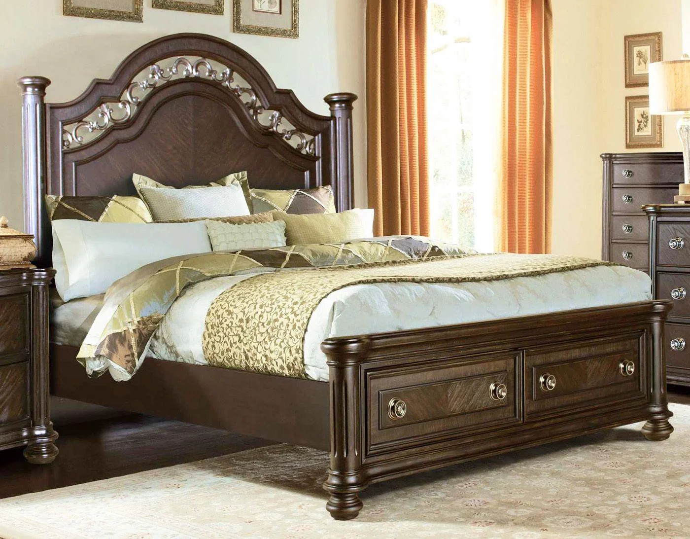 Traditional Chestnut Poster King Bed Set 6Pcs w/ Footboard Storage McFerran B146