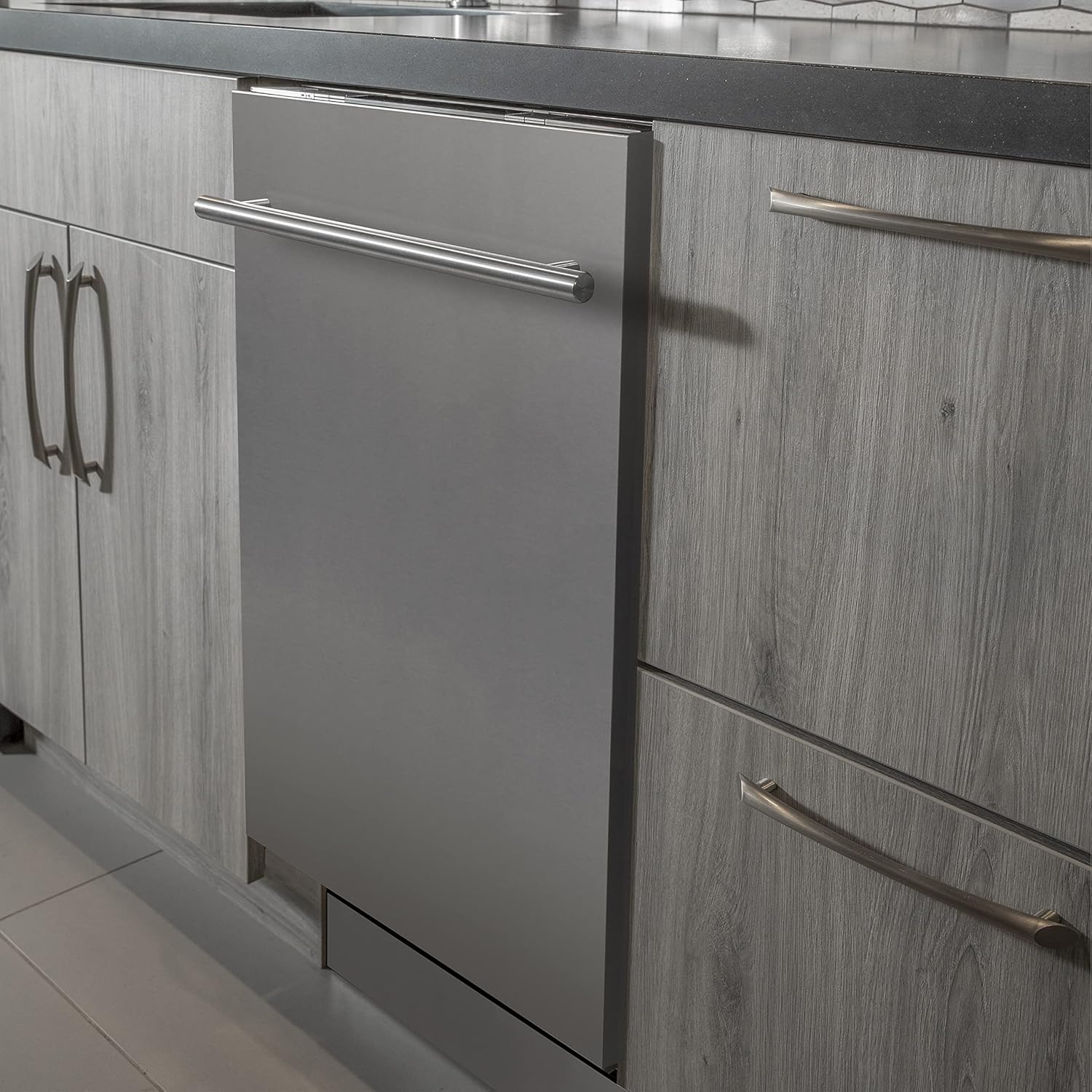 ZLINE 24 in. Top Control Dishwasher in Stainless Steel with Stainless Steel Tub