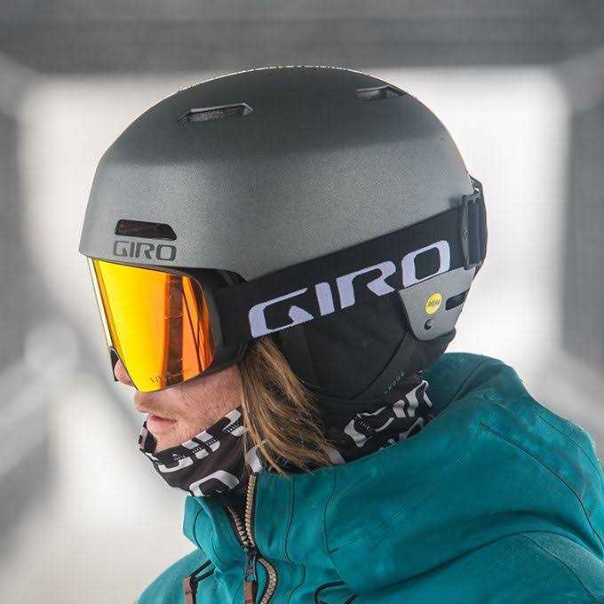 Giro Ledge MIPS Helmet - Sports Supplies Online Store