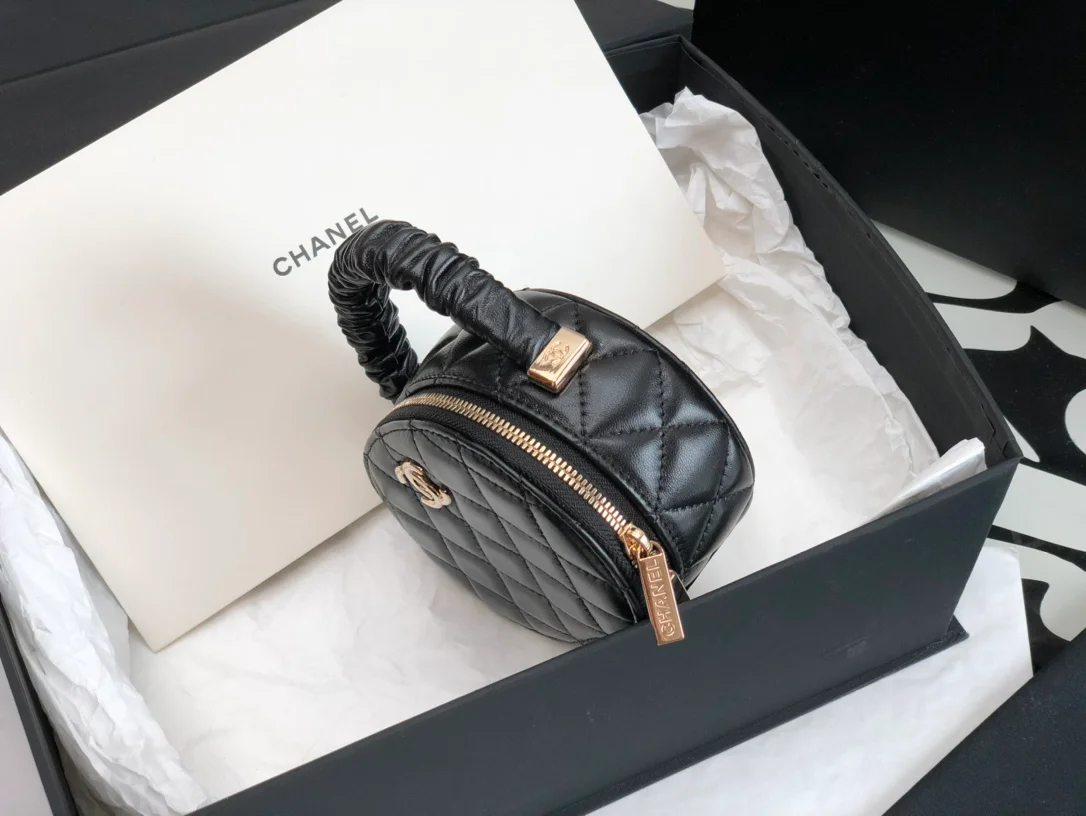 Chanel Vanity Case Shiny Gold Black Bag For Women 9.5cm/3.7in