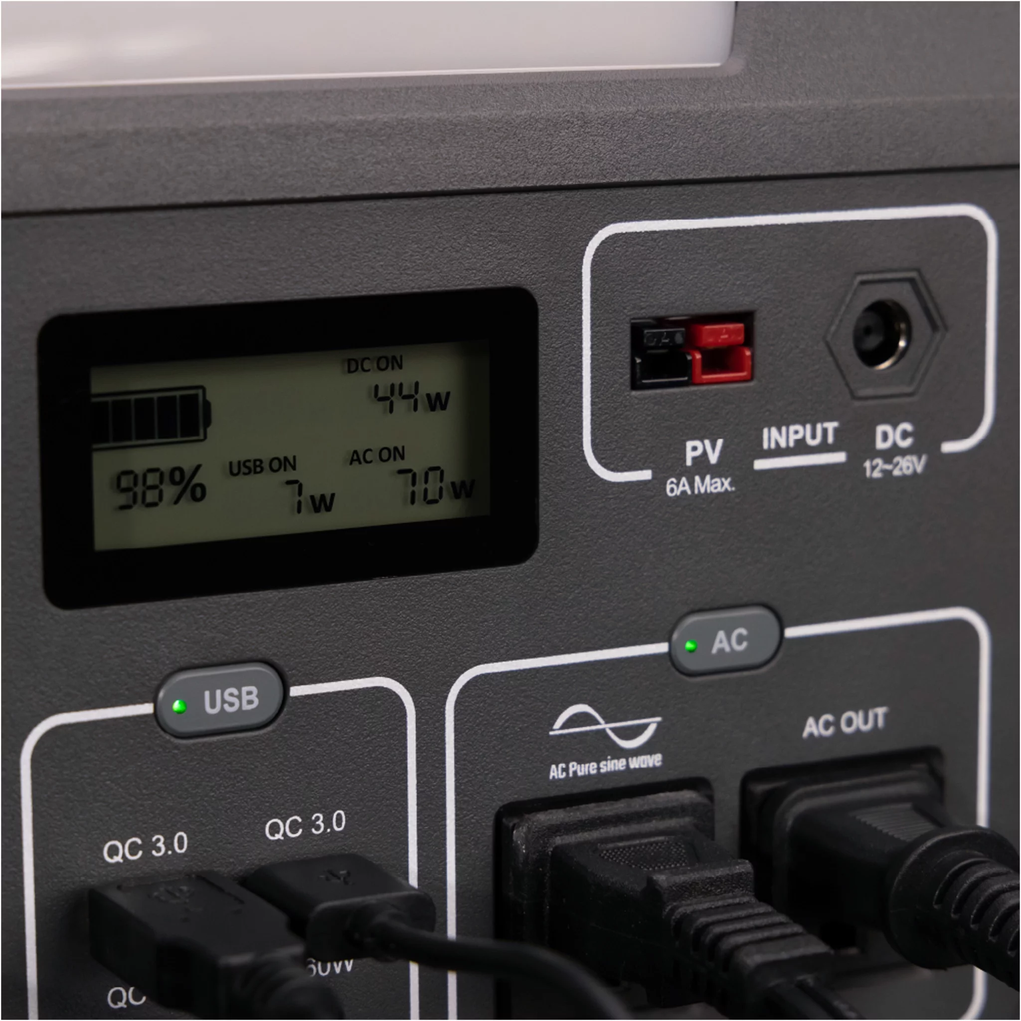 Swiss Tech 500W Portable Power Station, 519.4Wh, Solar Powered Battery for Camping and Travel Emergency