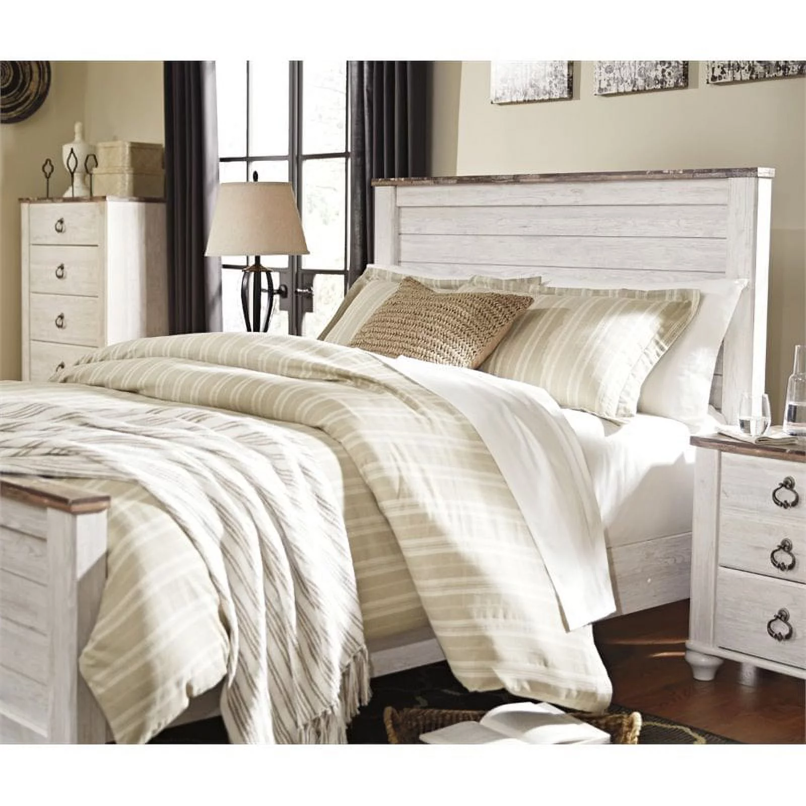 Ashley Furniture Willowton Queen Panel Bed in Whitewash