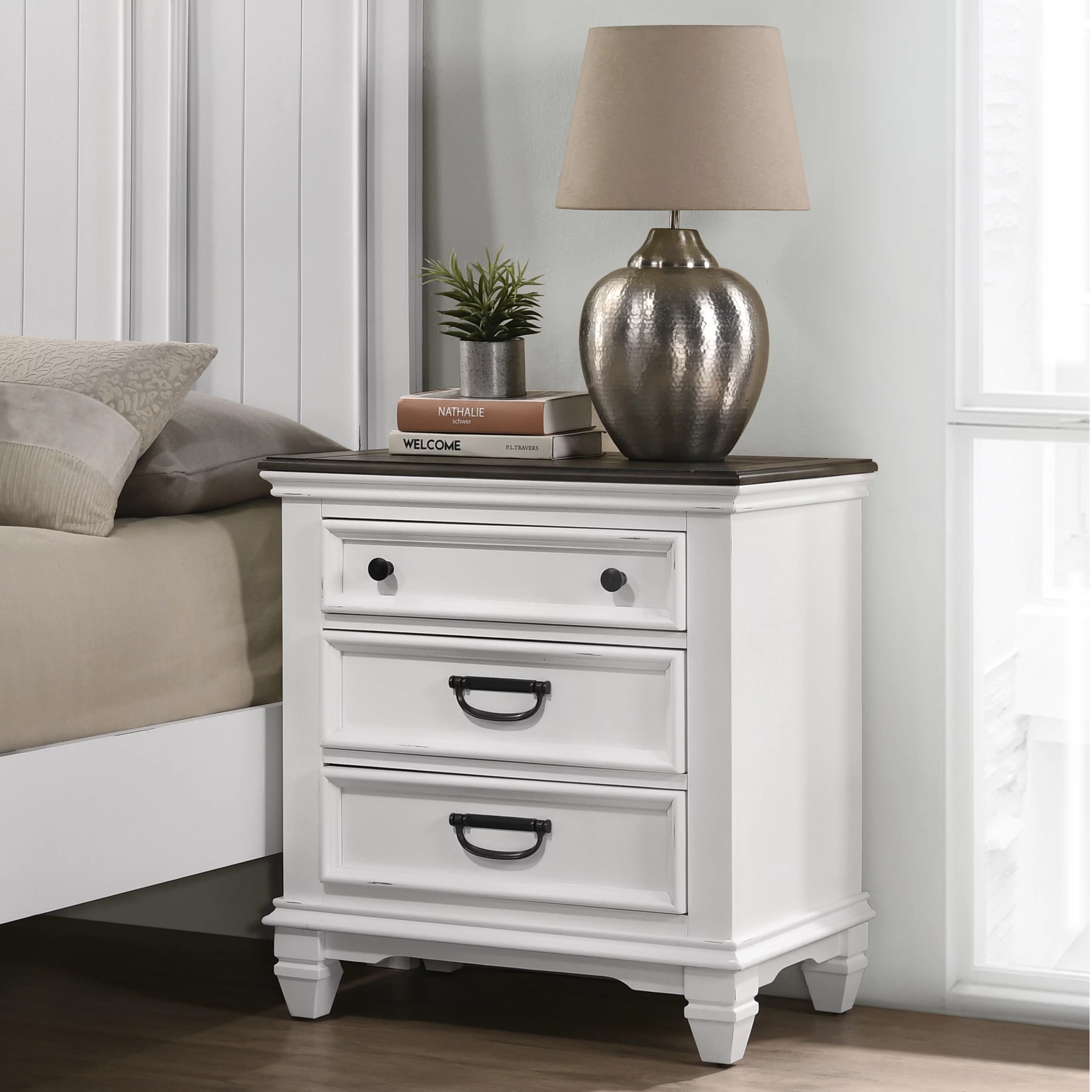 Roundhill Clelane Weathered White and Gray Finished 6-Piece Bedroom Set, Shiplap Panel Queen
