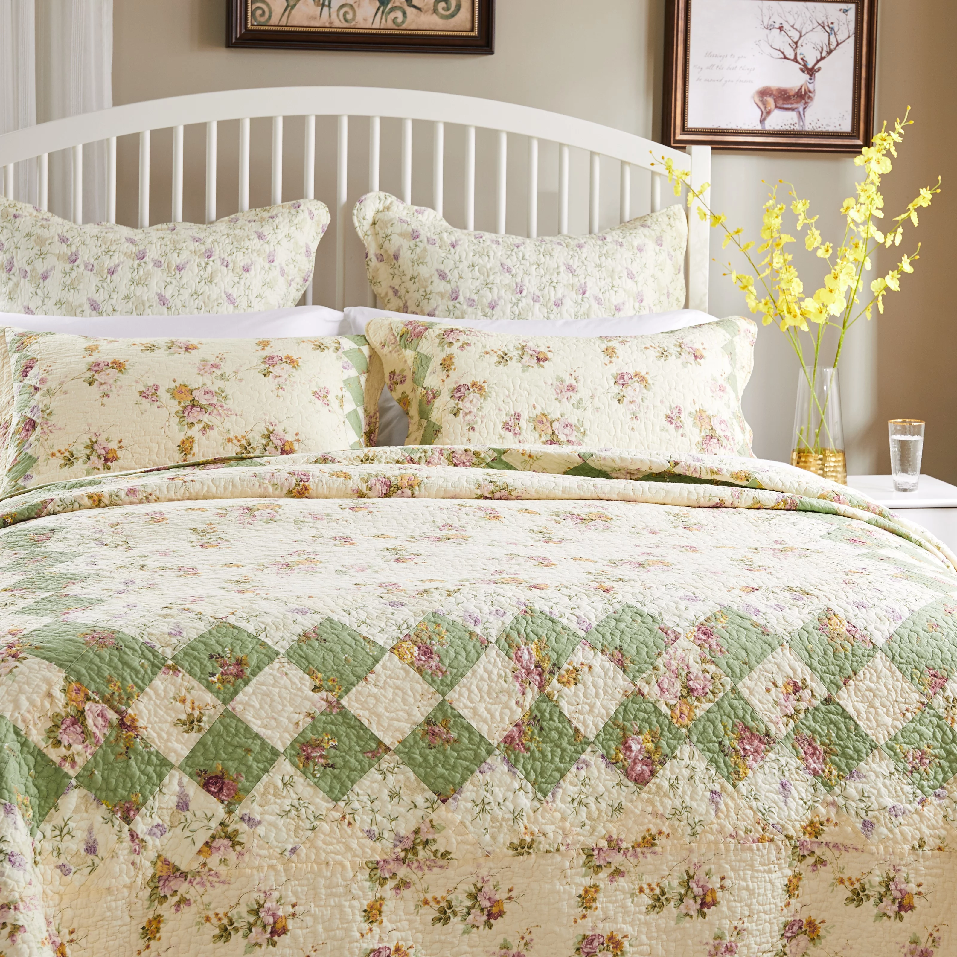 Global Trends Bloomfield Ivory 100% Cotton Patchwork Floral Reversible Oversized Quilt and Pillow Sham Set, 3-Piece Full/Queen