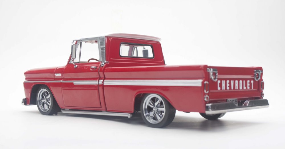 1965 Chevy C-10 Styleside Pickup Lowrider, Red - Sun Star 1365 - 1/18 scale Diecast Model Toy Car