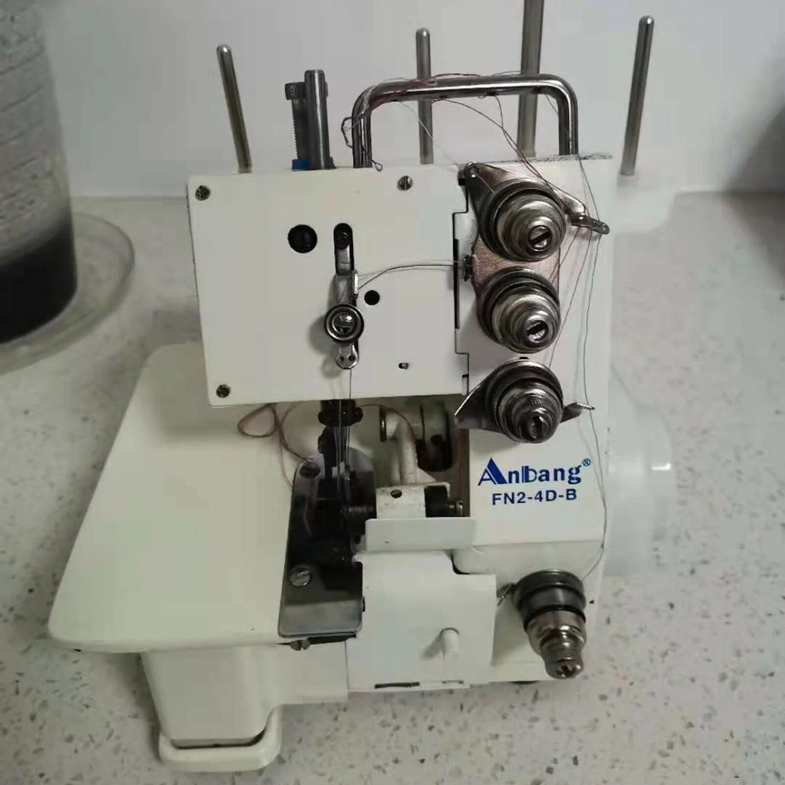 Miumaeov 4 Thread Overlock Serger Sewing Machine Household Sewing Machine+Foot Controller DP5 * 80-95 1200 Stitches/Minute