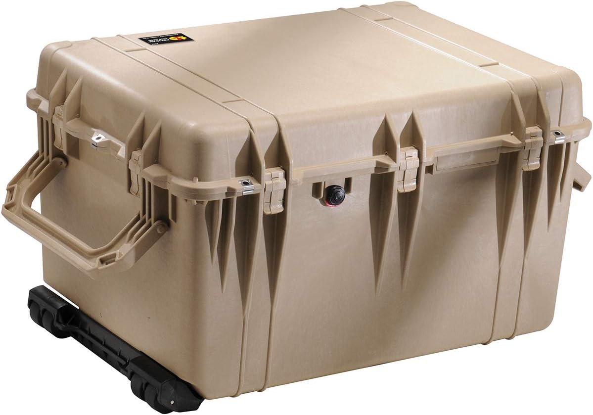 Pelican 1660 Case With Foam (Black)