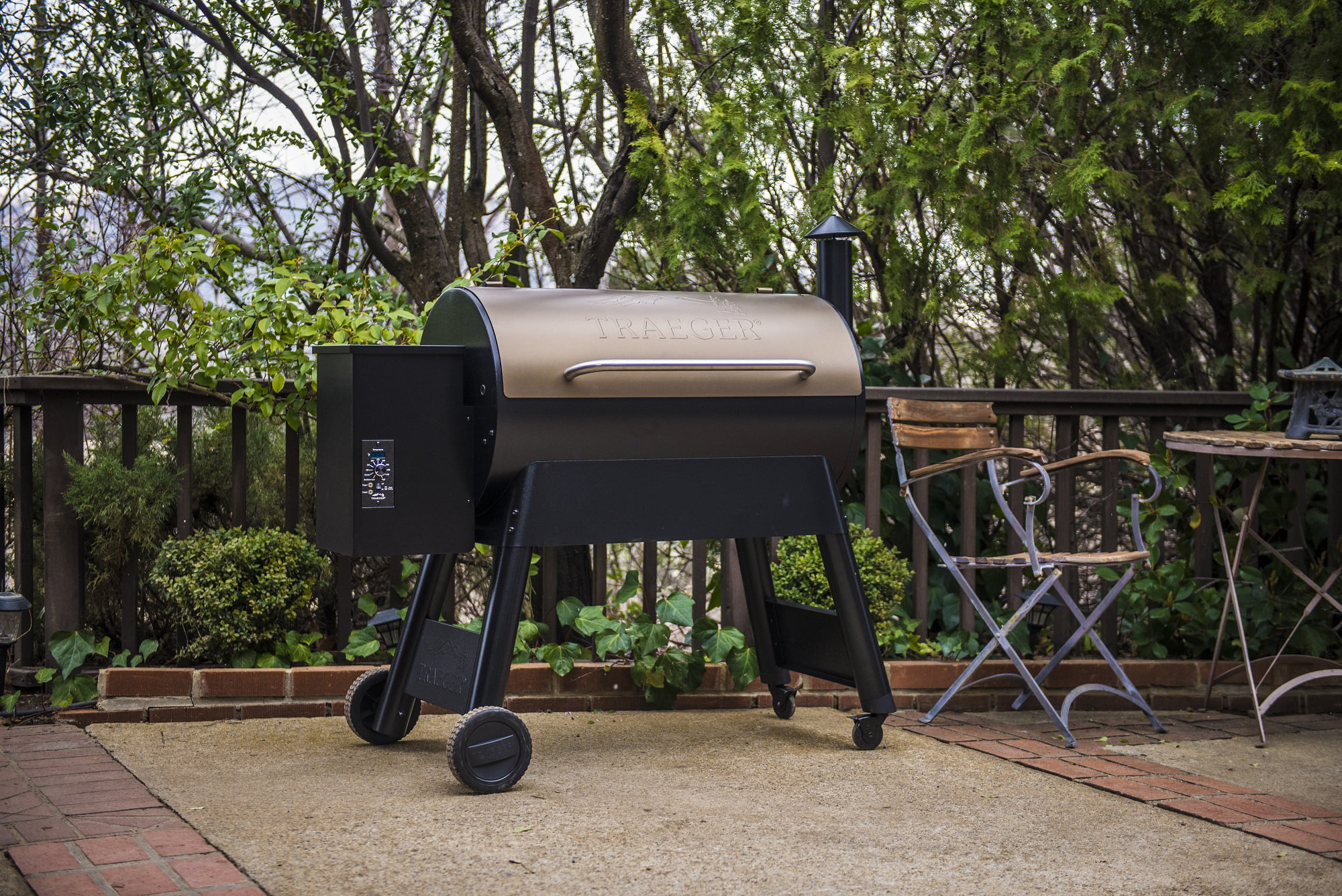 Traeger Pellet Grills Pro 34 Wood Pellet Grill and Smoker - Bronze - Radiant Selections