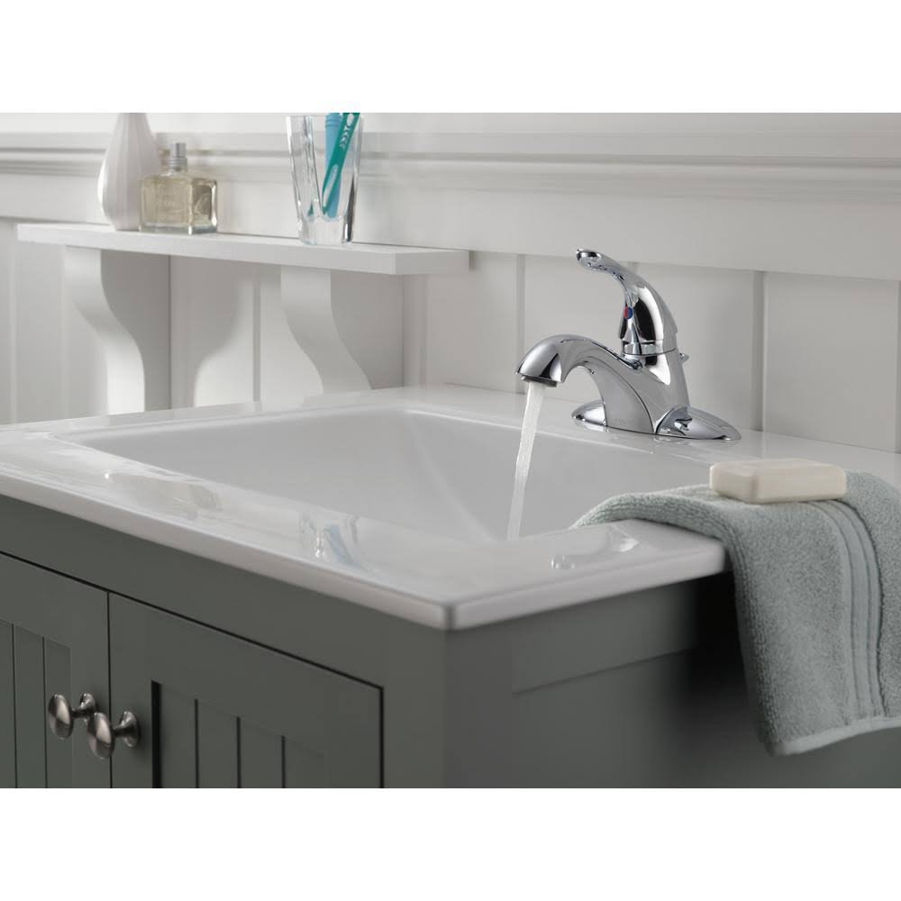 Delta Classic 520-GPM-DST Single Handle Centerset Bathroom Faucet Chrome