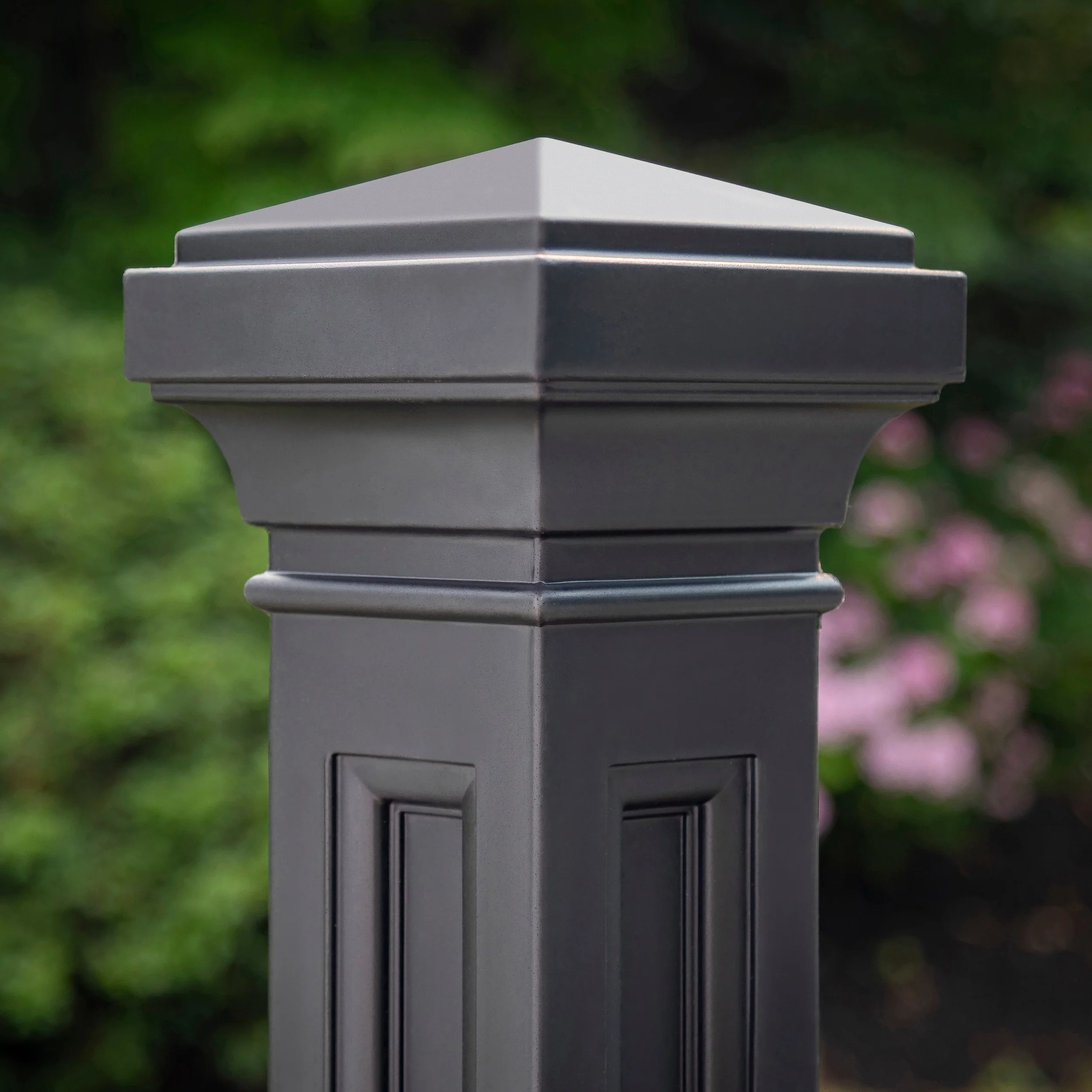 Step2 Atherton 59" Onyx Black Plastic Mailbox Post Kit
