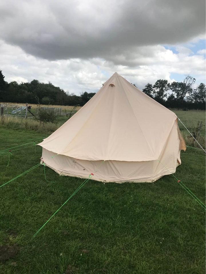 &middot; 4 Metre Bell Tent