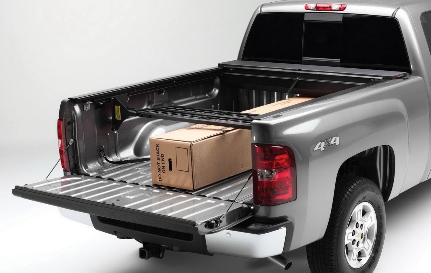 Roll-N-Lock CM500 Cargo Manager Truck Bed Divider