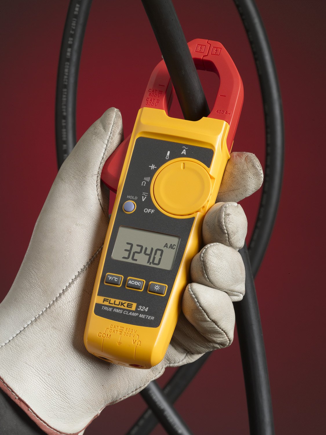 Fluke 324 True-RMS Clamp Meter with Temperature & Capacitance, Measure AC Current Up To 400 A and AC/DC Voltage Up to 600 V, Includes Backlit Display
