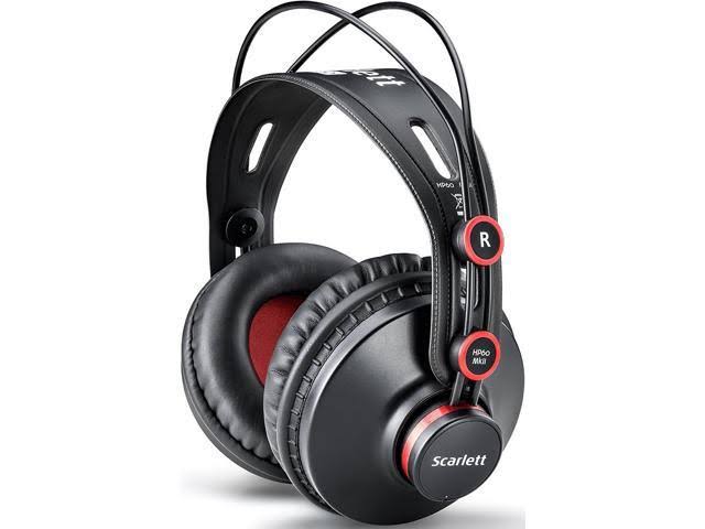 Focusrite Scarlett Solo (2nd Generation) Studio Bundle - includes Headphones, Mic and Cable