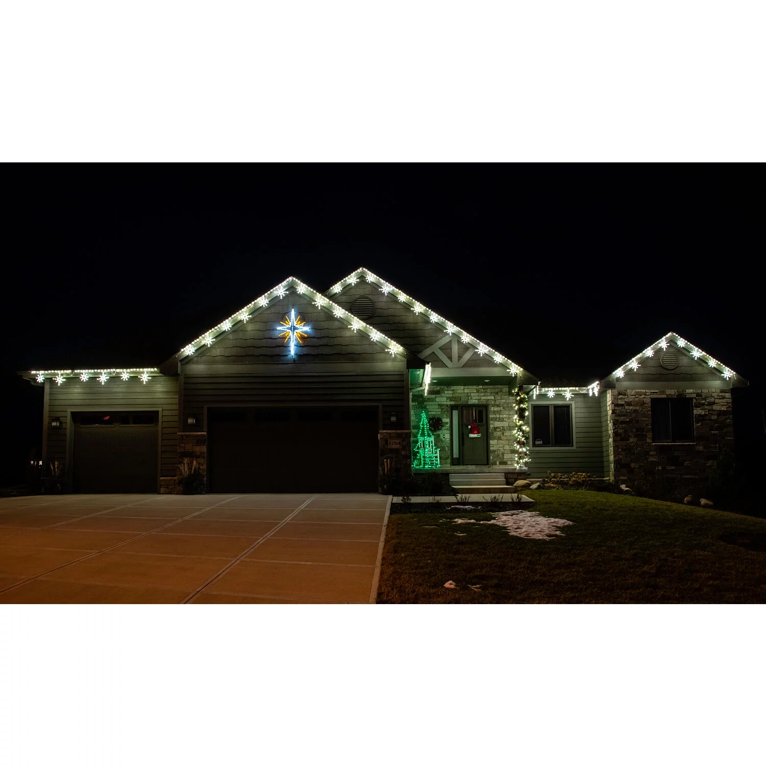Fraser Hill Farm Christmas Giant Outdoor LED Lights, 4-Ft. Bethlehem Star in Pure White/Gold (51"H x 36"W)