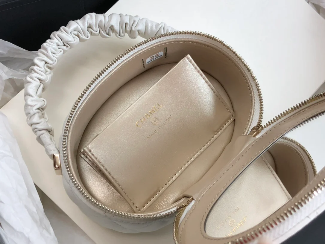 Chanel Vanity Case Shiny Gold White Bag For Women 9.5cm/3.7in
