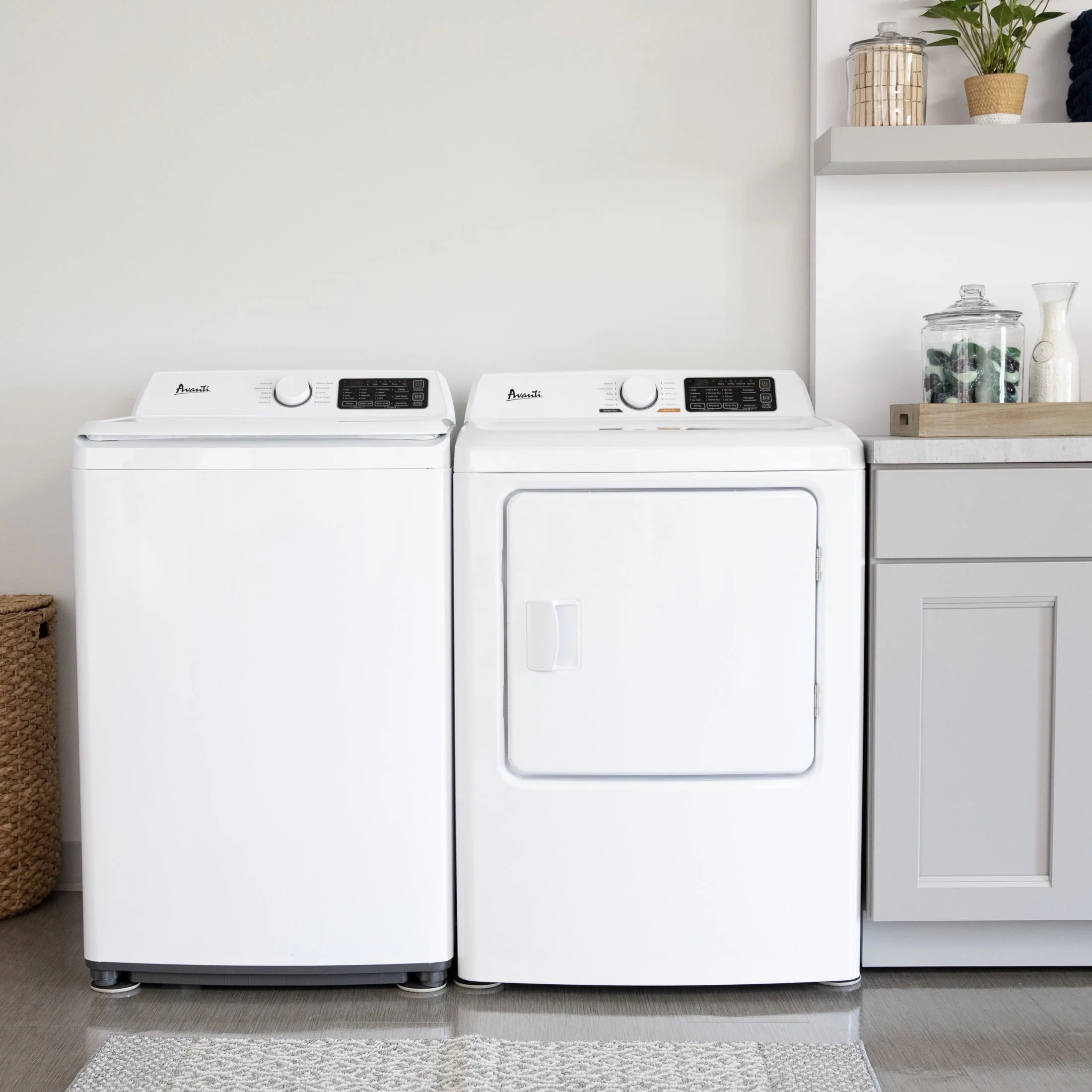 Avanti Front Load Gas Vented Clothes Dryer, 7.0 Cu. ft. Capacity, Height: 42.1 in., in White (SGD70D0WG)