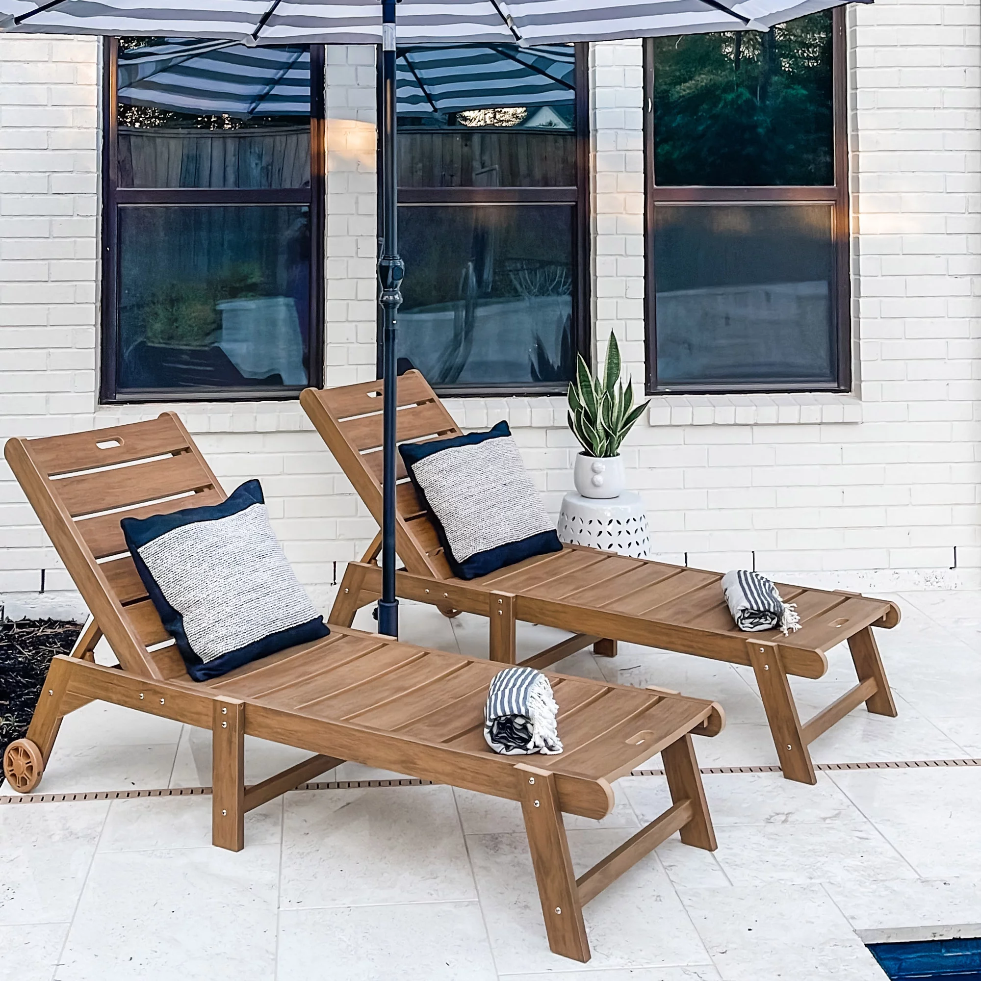 Dextrus Patio Chaise Lounge Chair With Wheel, Weather Resistant Poly Resin Fire Pit Chairs for Patio Pool Deck Lawn and Garden, Brown
