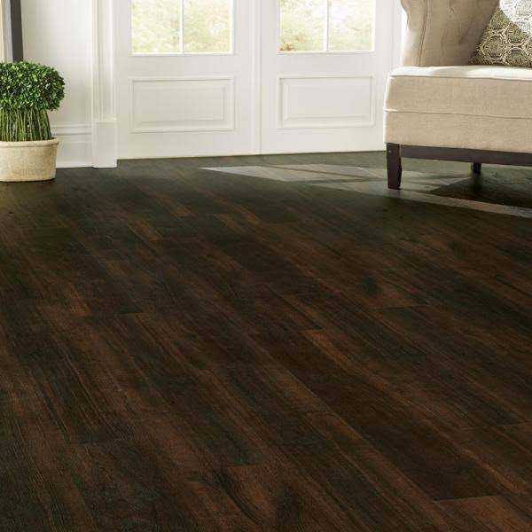 Home Decorators Collection Universal Oak 7.5 in. L x 47.6 in. W Luxury Vinyl Plank Flooring (24.74 Sq. ft. / CASE)